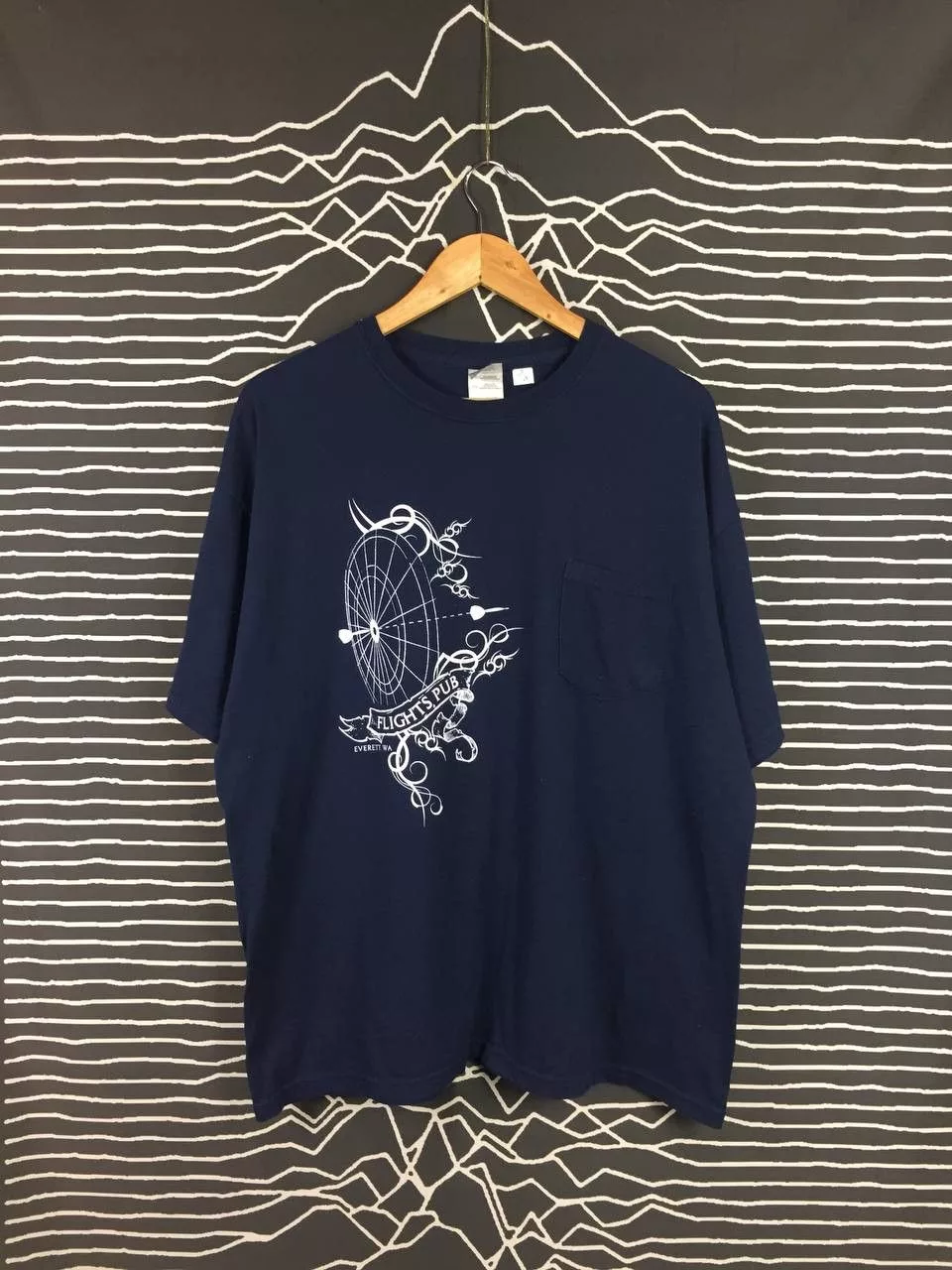 Gildan Short Sleeve T Shirts Gildan × Vintage Vtg FLIGHTS Pub Everett Washington Pocket Tee Blue Streetwear