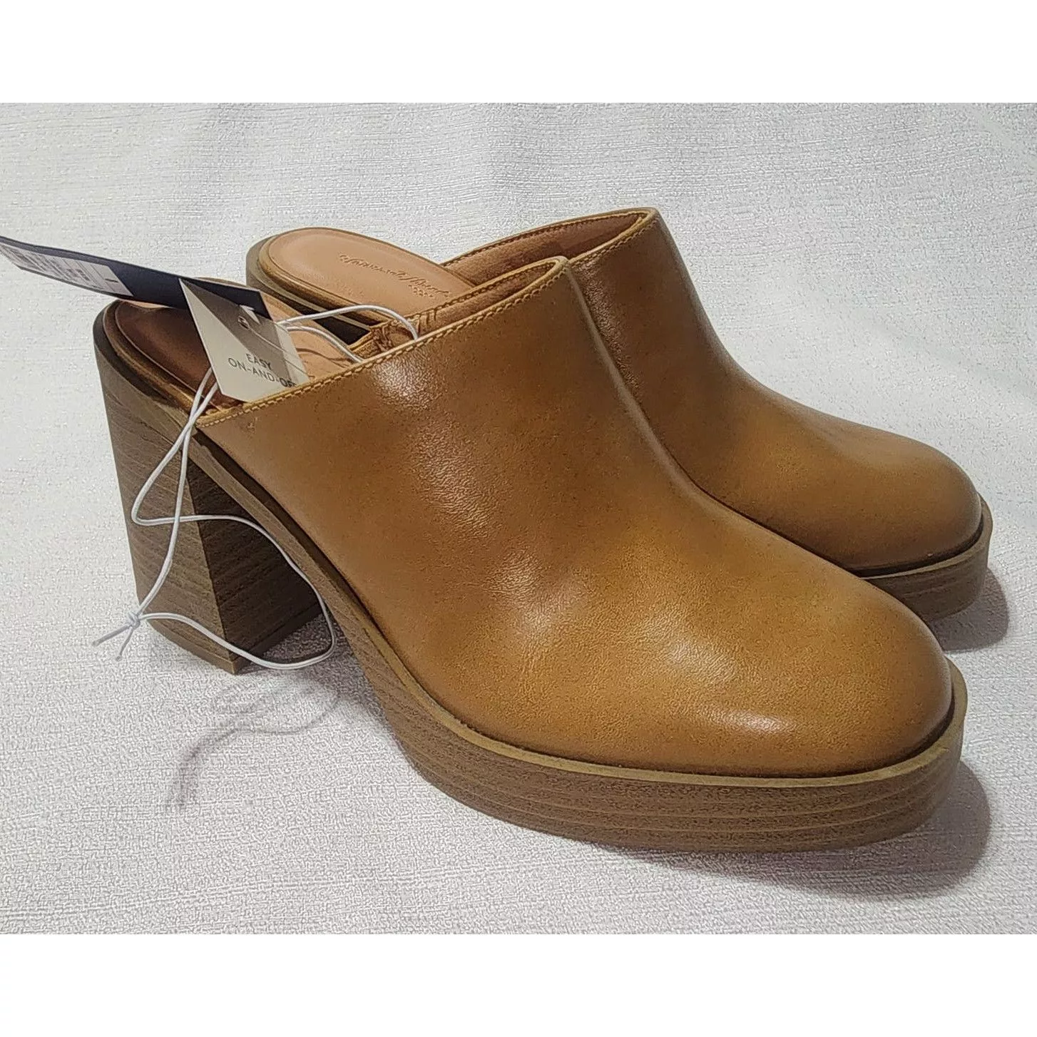 Other Platforms Other universal thread Women's clogs-size 8 Brown