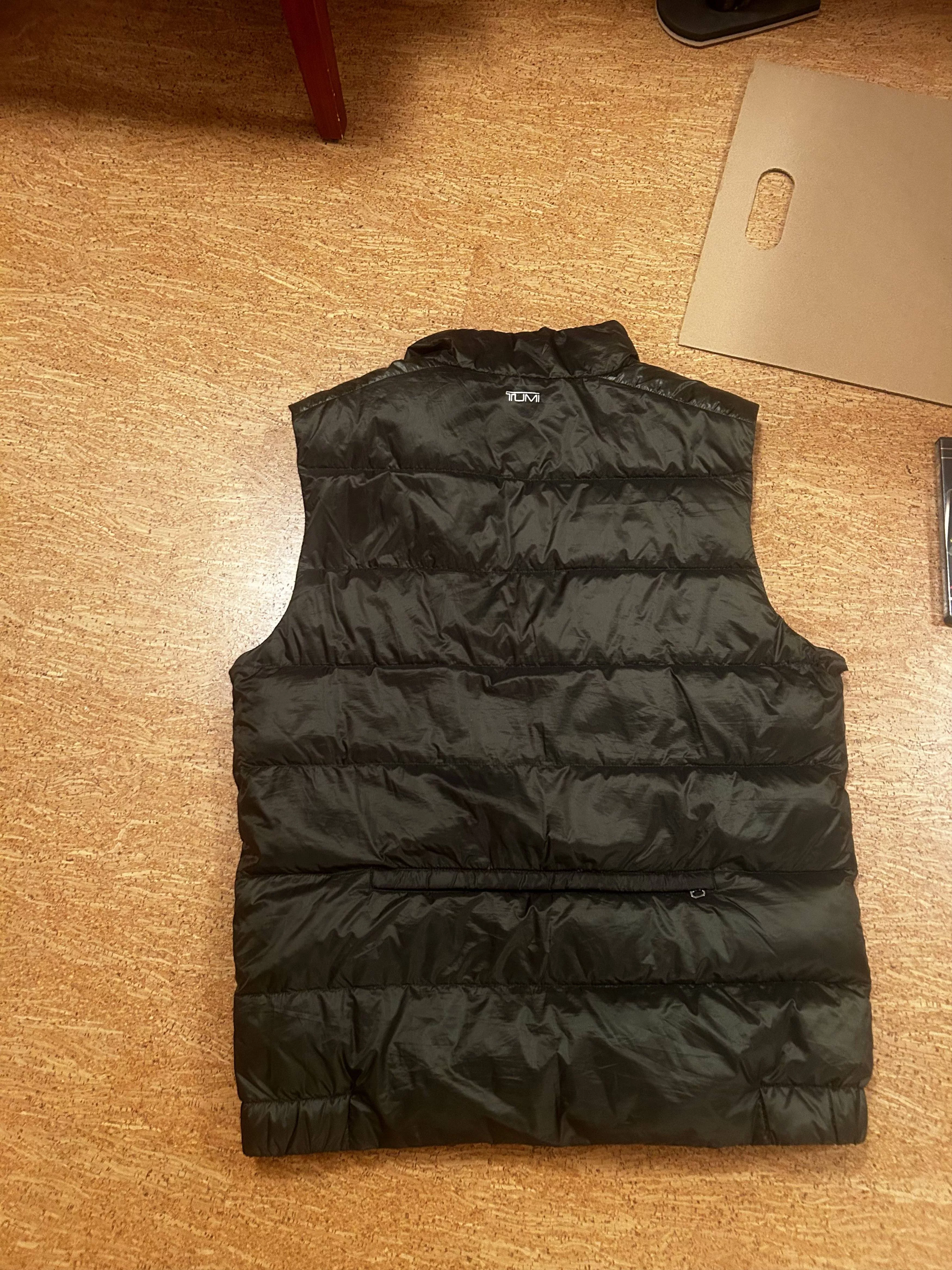 Tumi Vests Tumi Green Men's Puffer Recycled Packable Vest