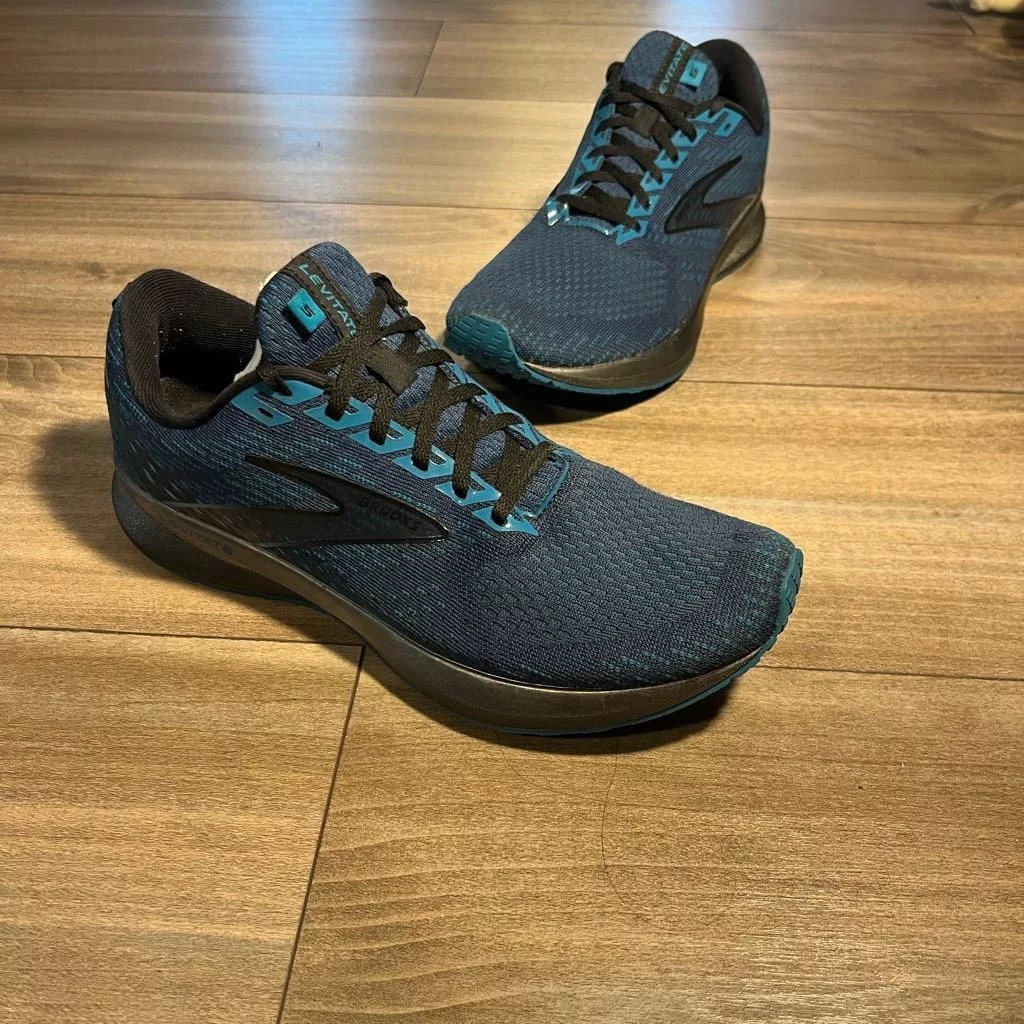 Brooks Low Top Sneakers Brooks Levitate 5 Blue Athletic Running sneaker Men 10