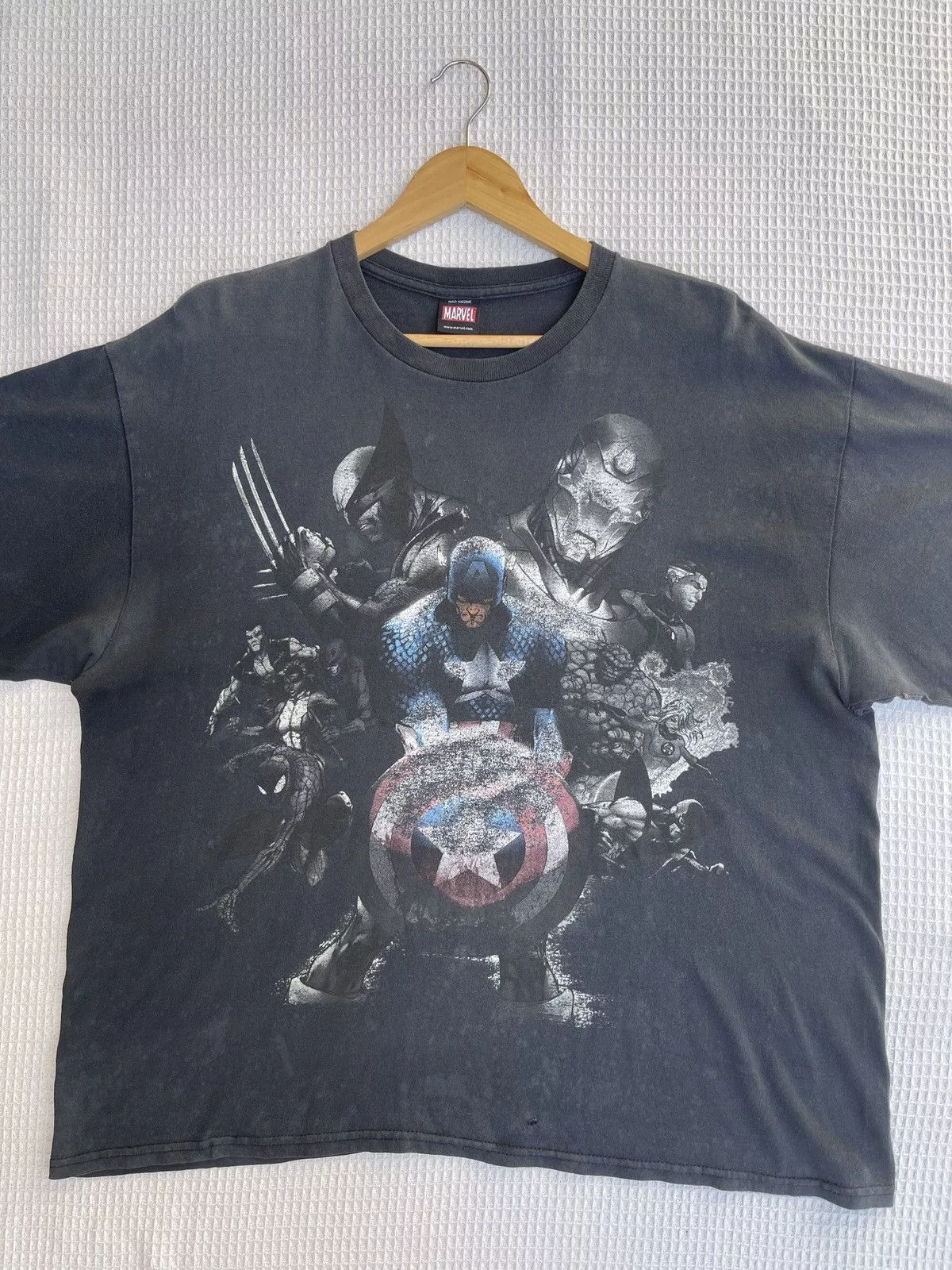 Mad Engine Short Sleeve T Shirts Mad Engine × Marvel Comics × Vintage Last Drop🔥Vintage Y2K Marvel Captain America Thrashed Tee Black