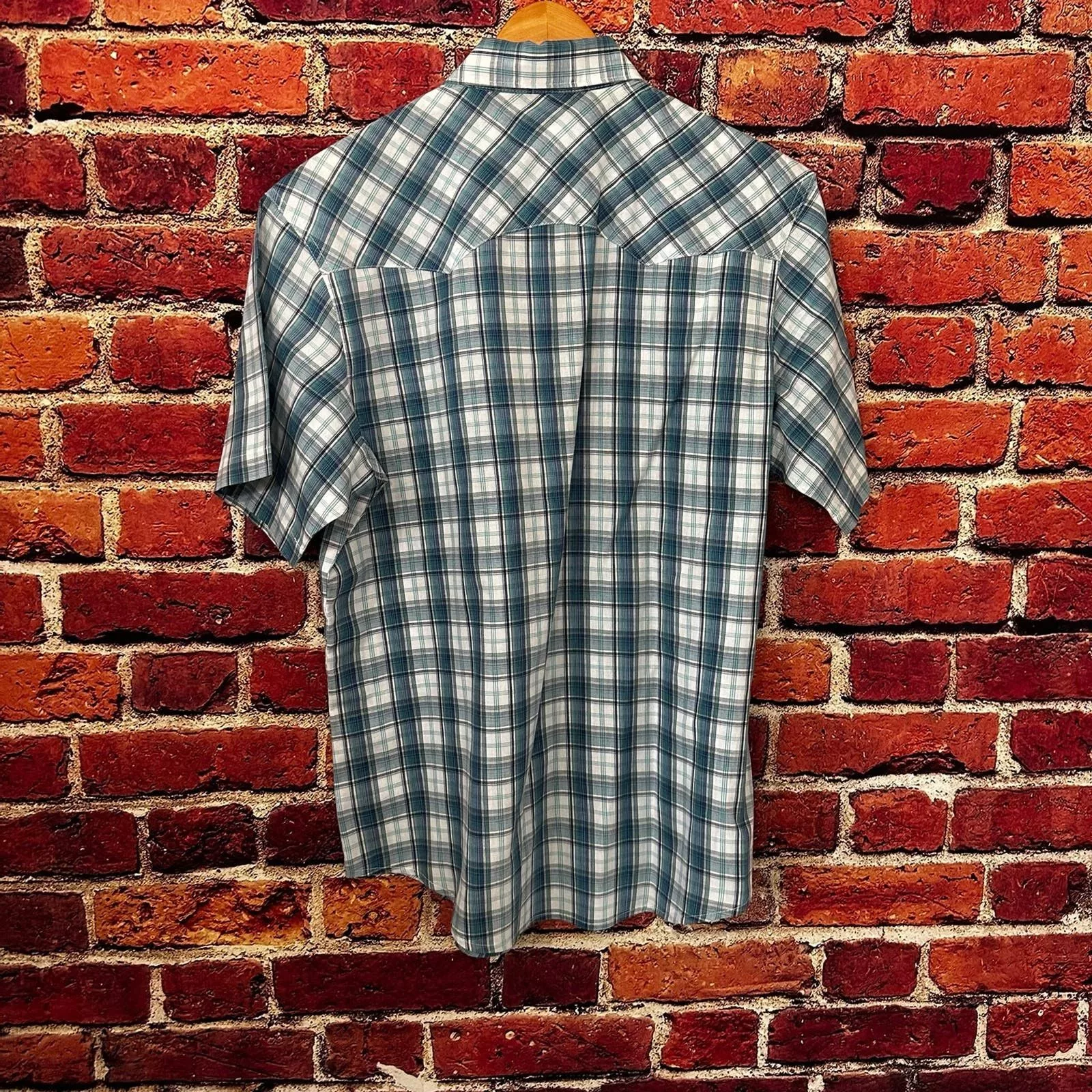 Wrangler Shirts Button Ups Men’s wrangler, button-down size large Blue