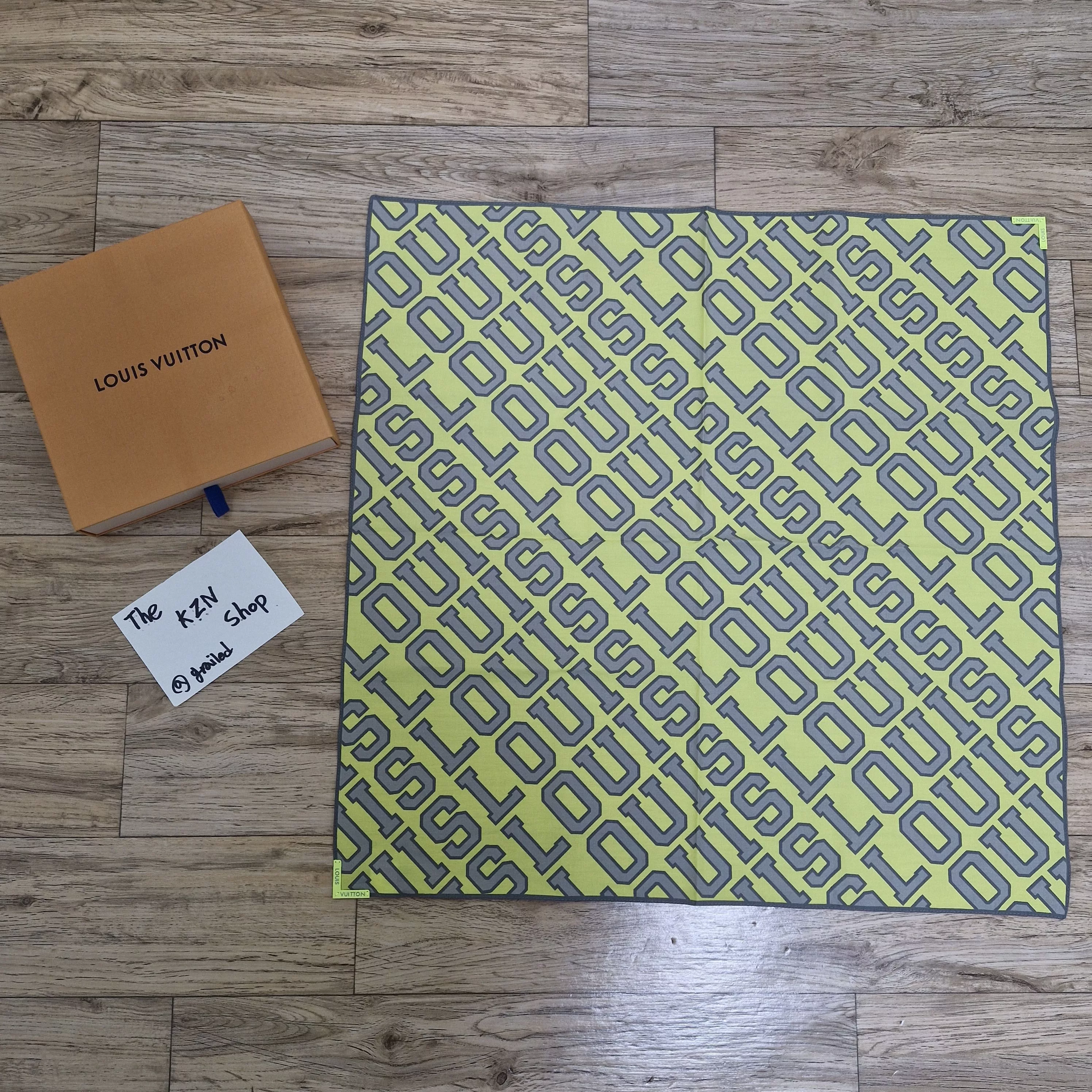 Louis Vuitton Gloves Scarves LOUIS VUITTON neon yellow fluo scarf