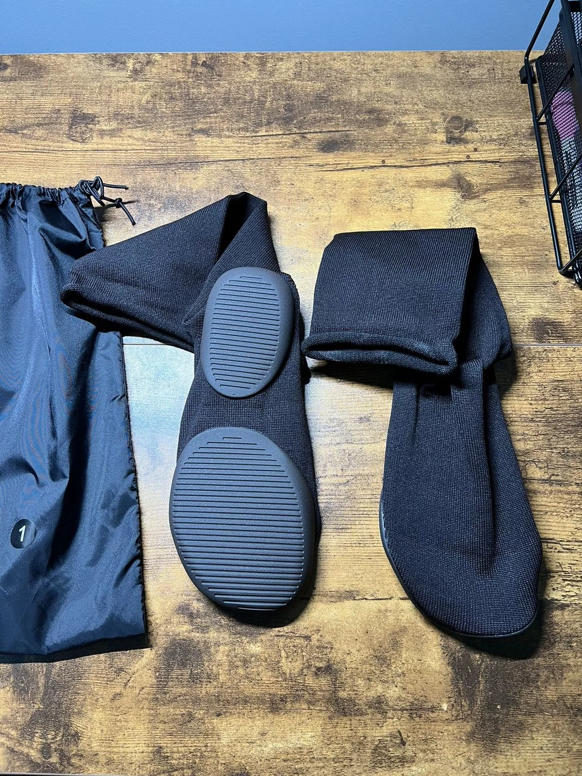 Yeezy Slip Ons Yeezy Pods Black