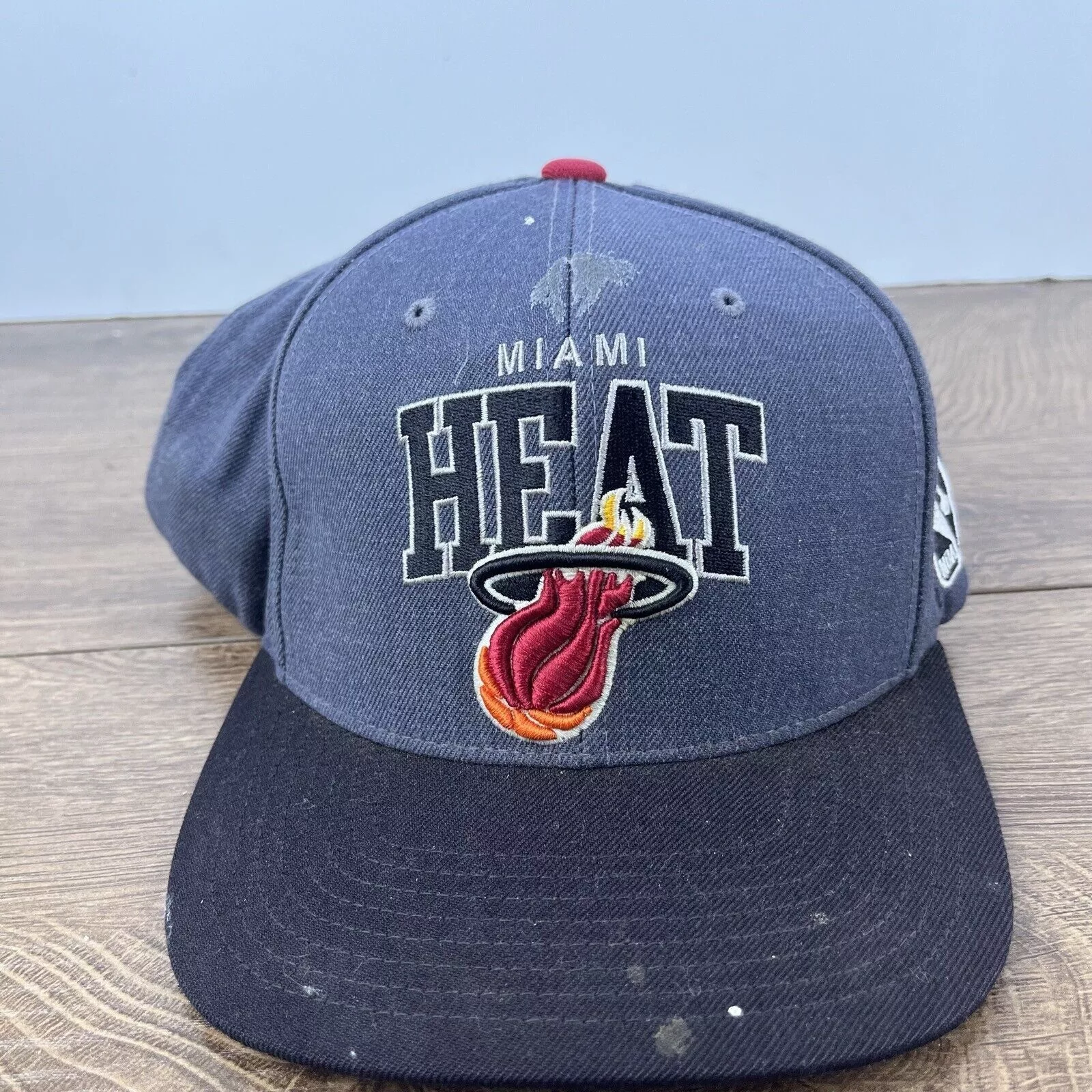 Mitchell & Ness Hats Miami Heat Snapback Hat Mitchell & Ness Gray Cap Adjustable