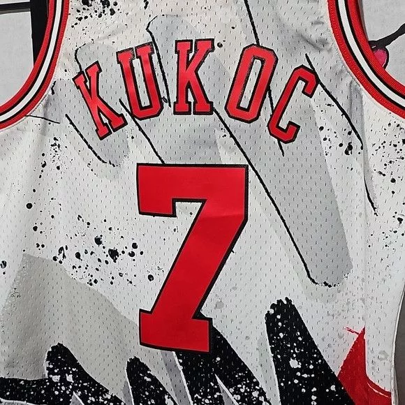 Mitchell & Ness Jerseys Mitchell & Ness Chicago Bulls Throwback Jersey Tony Kukoc Medium NWT Red