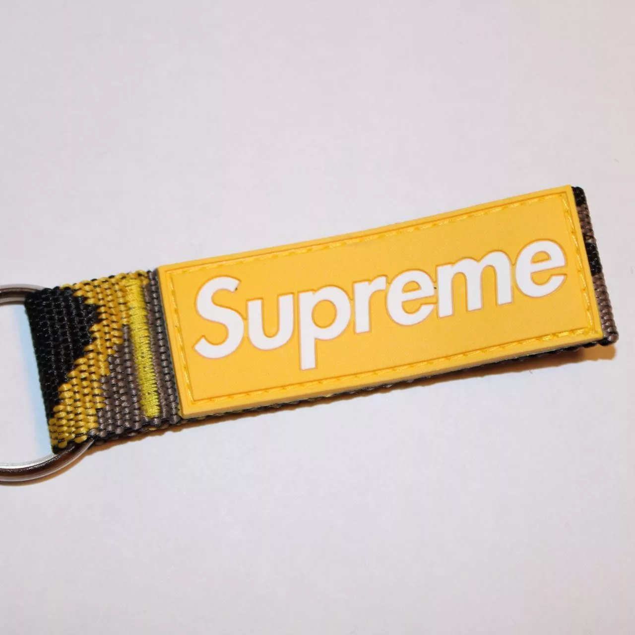 Supreme Supreme Supreme Webbing Keychain Set Yellow