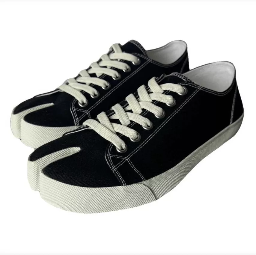 Maison Margiela Low Top Sneakers Maison margiela low tabi Black