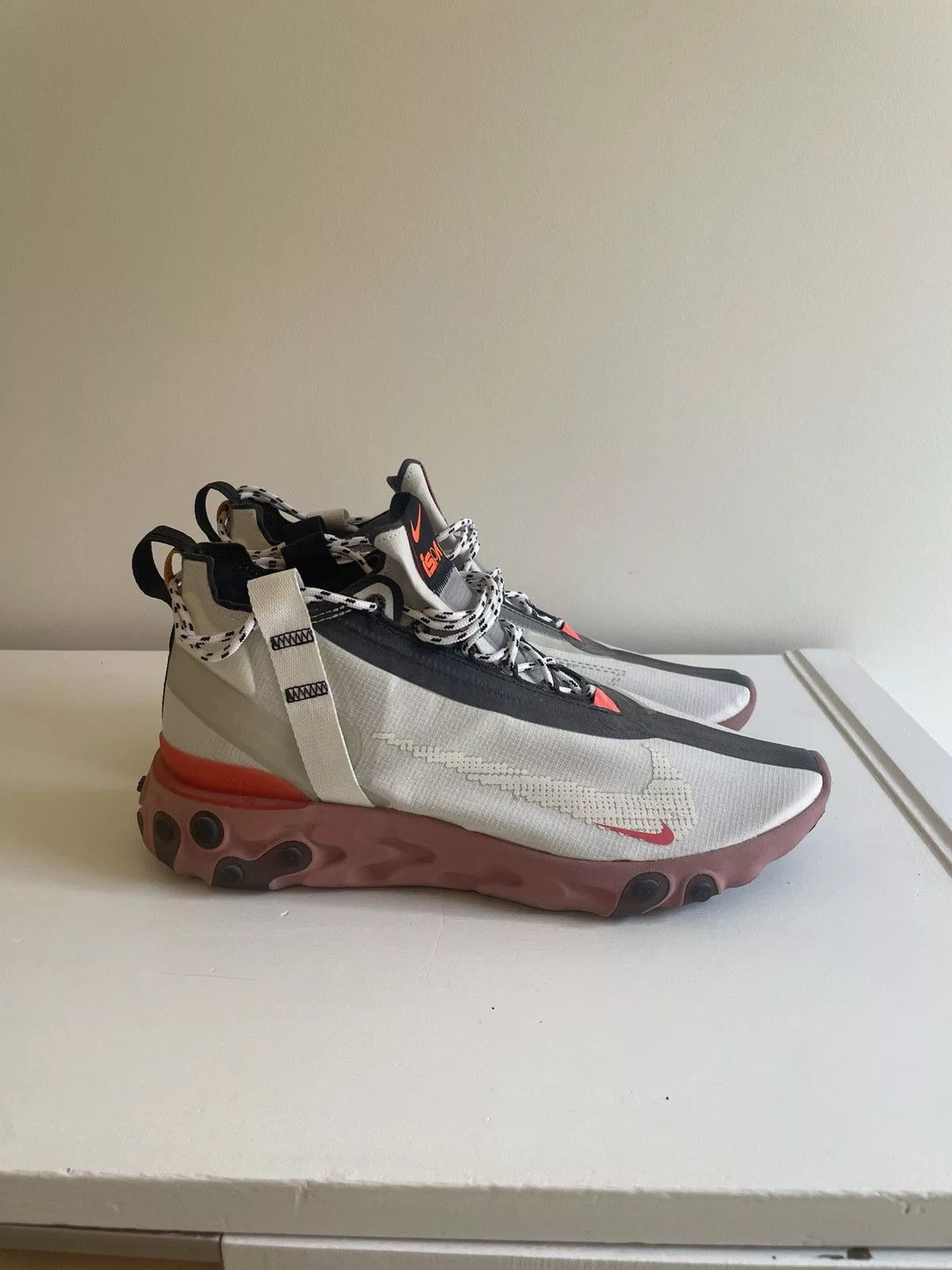Nike Low Top Sneakers Nike ISPA React Runner mid WR White