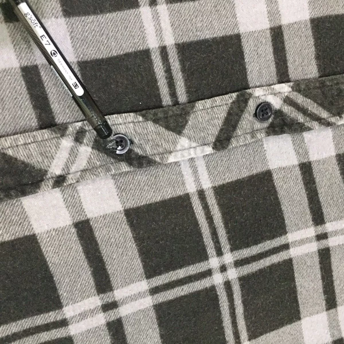 Flannel Shirts Button Ups FLANNEL SINGLE POCKET SIZE L FITS XL Multi