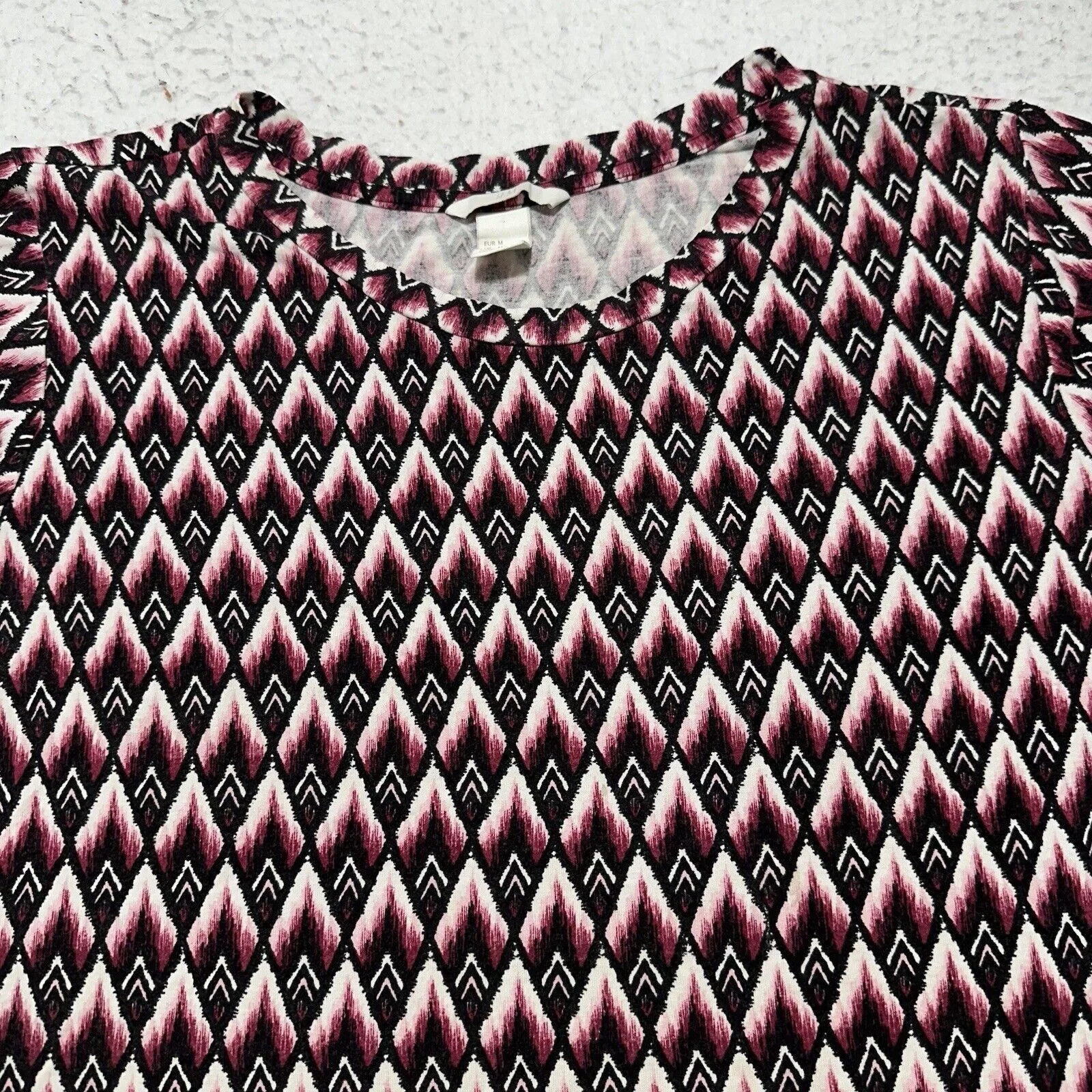 H&M Blouses H&M Medium Blouse Stretch Black Pink Geometric Pattern Top