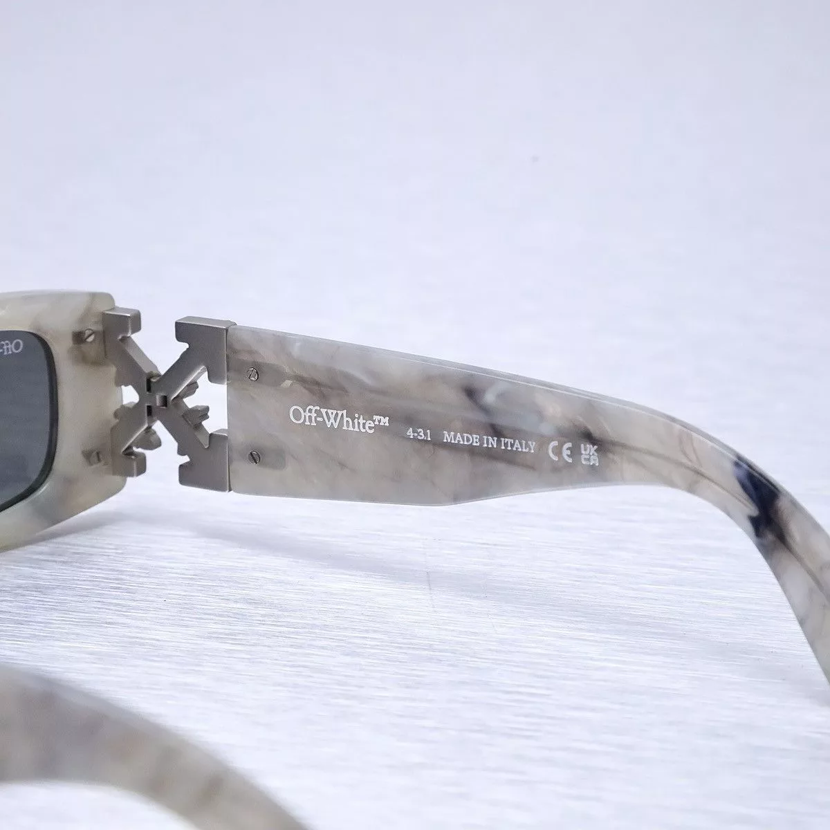 Off-White Sunglasses Off-White OFF WHITE ROMA SUNGLASSES Multi