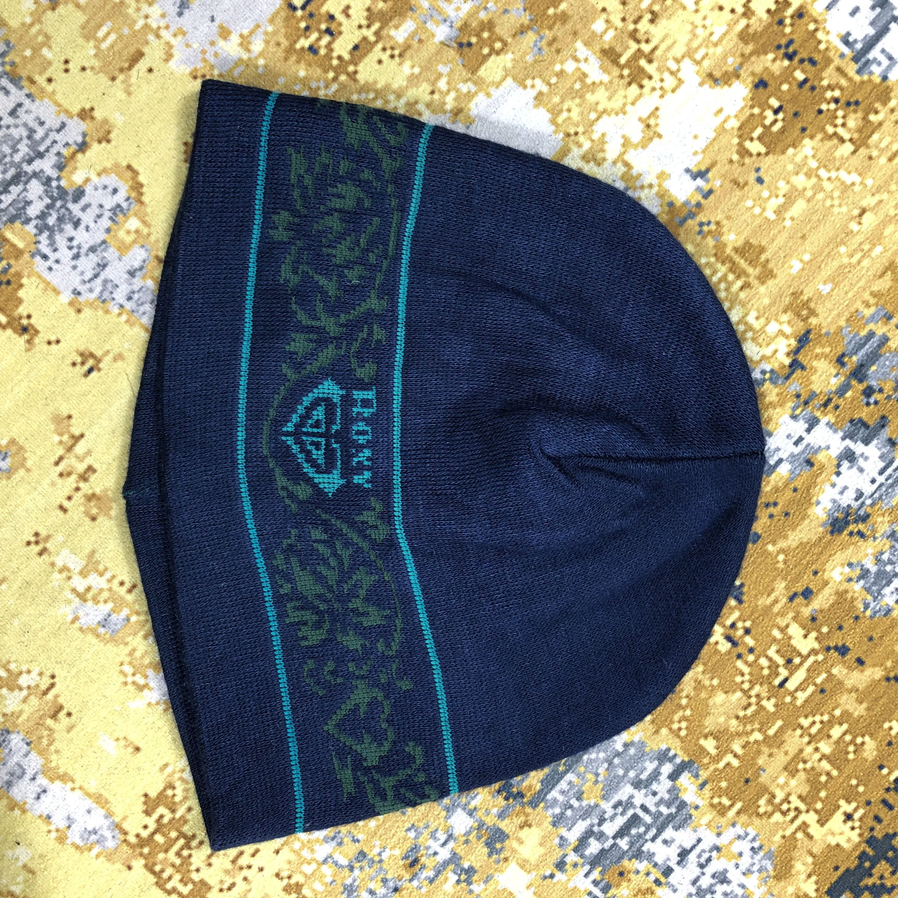 Vintage Hats Vintage Roxy Cuffless Beanie Hat B2135 Multi