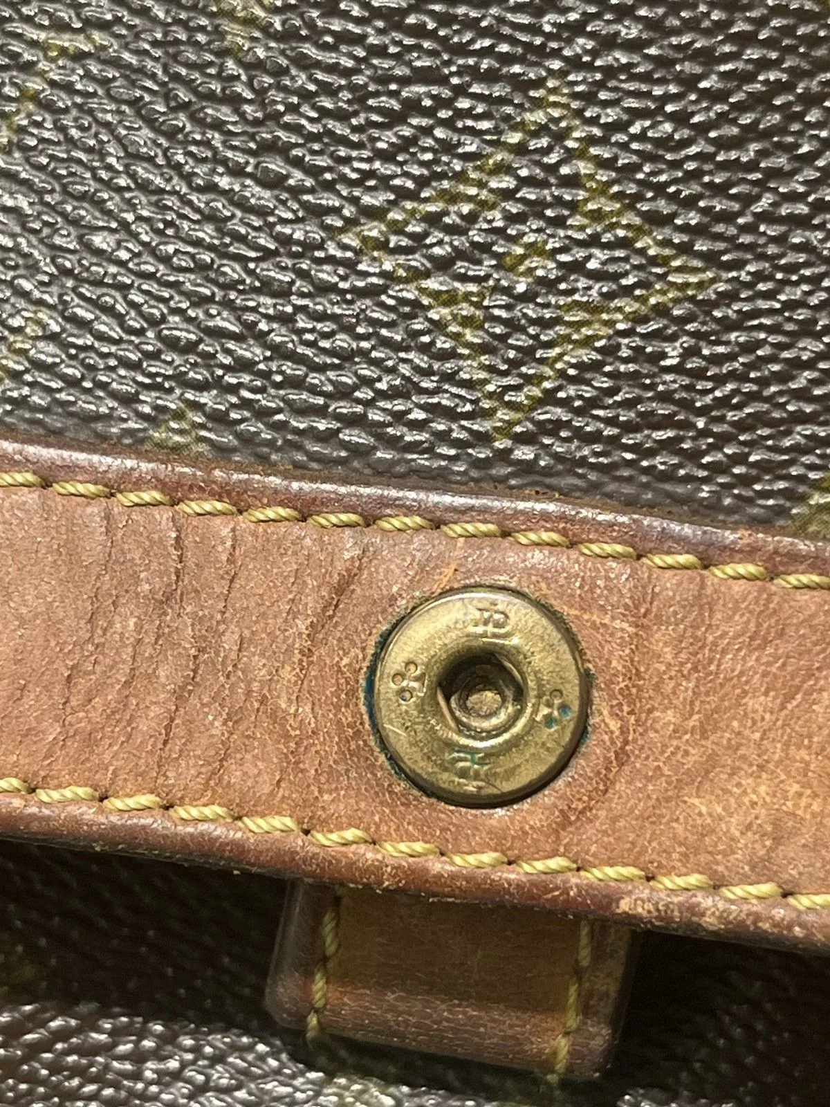 Louis Vuitton Shoulder Bags 💎 Vintage Louis Vuitton Monogram Fold over large clutch Brown