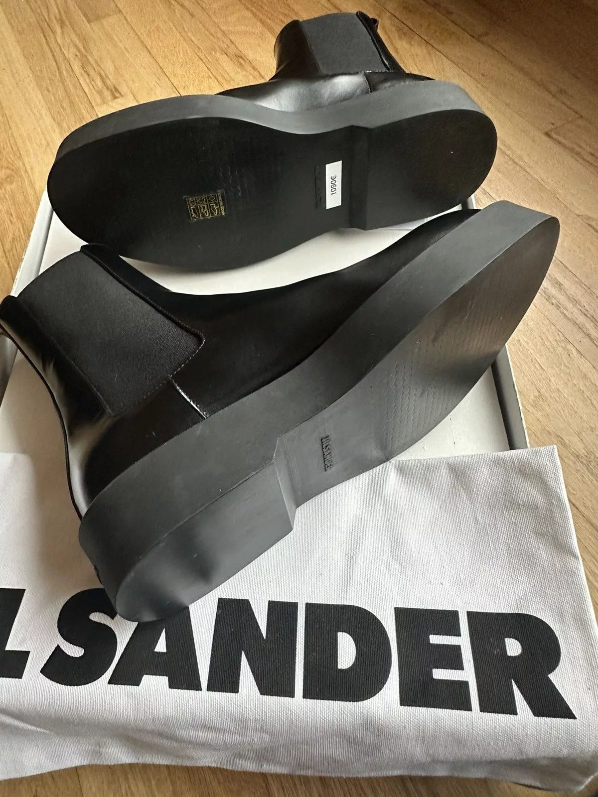 Jil Sander Boots Jil Sander Round Toe Chelsea Boot Black
