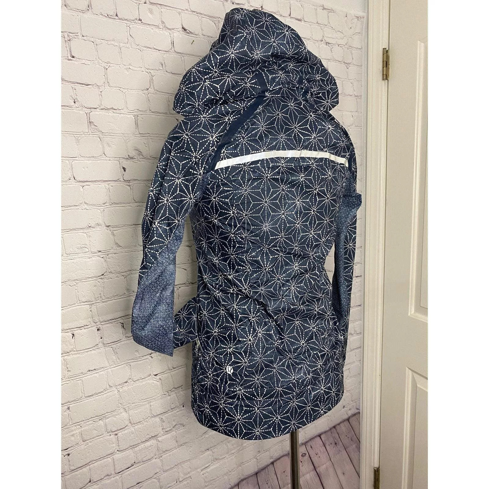 Lululemon Sweatshirts Lightweight Lululemon 1/4 zip pullover size 2 Blue