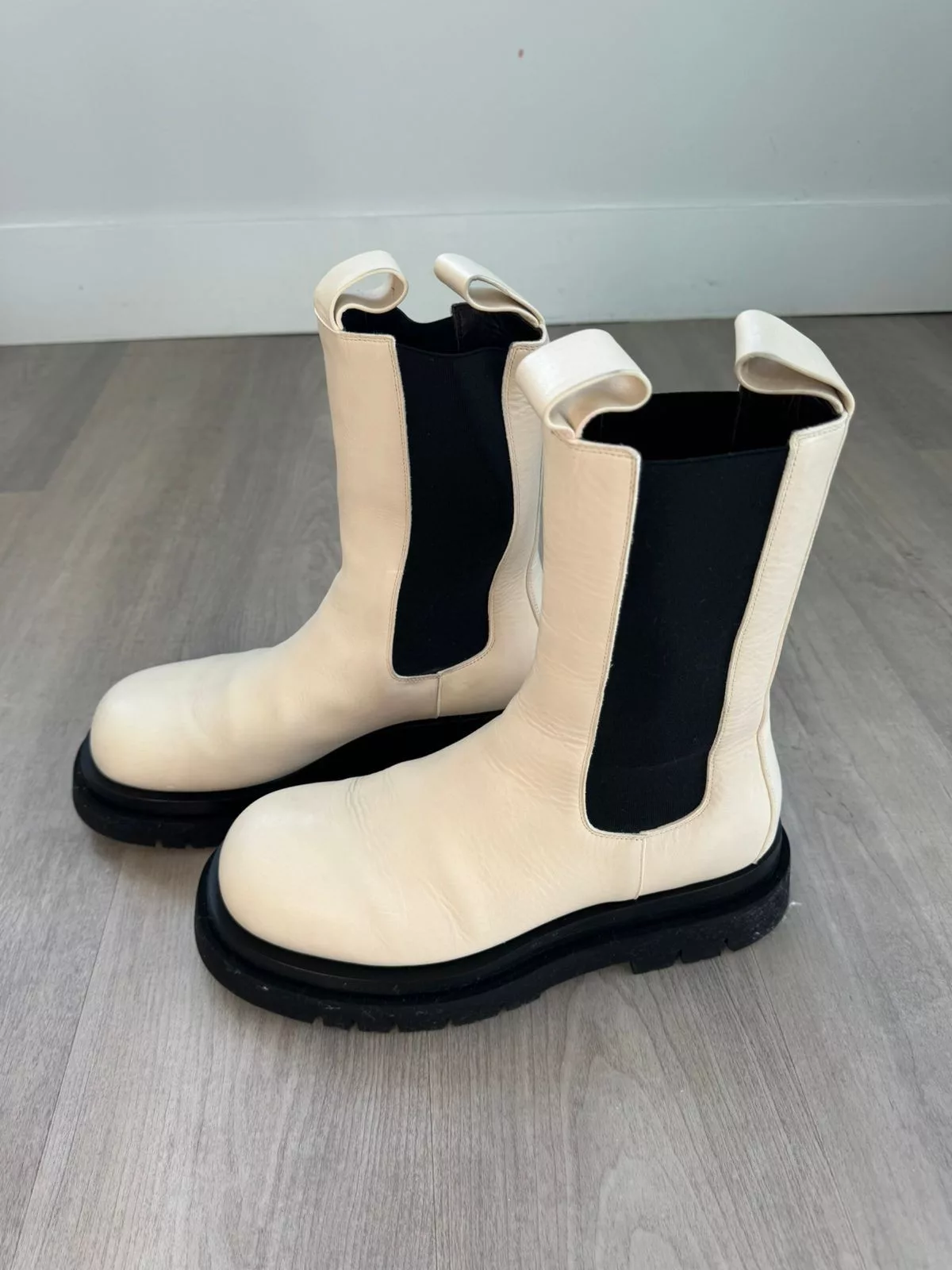 Bottega Veneta Boots Bottega Veneta Off-White 'The Lug' Boots
