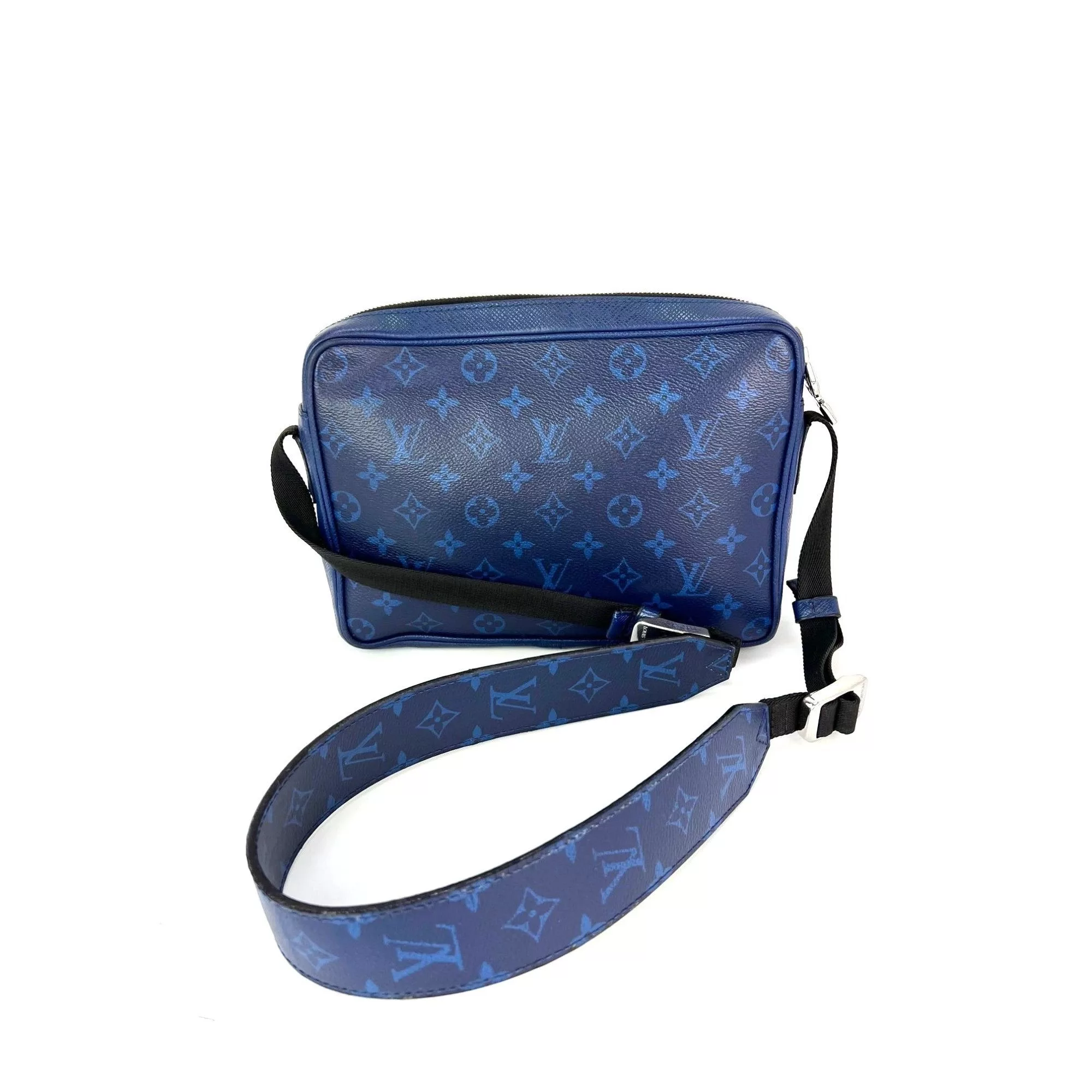 Louis Vuitton Messengers Satchels LOUIS VUITTON Taigarama Outdoor Blue Messenger Bag