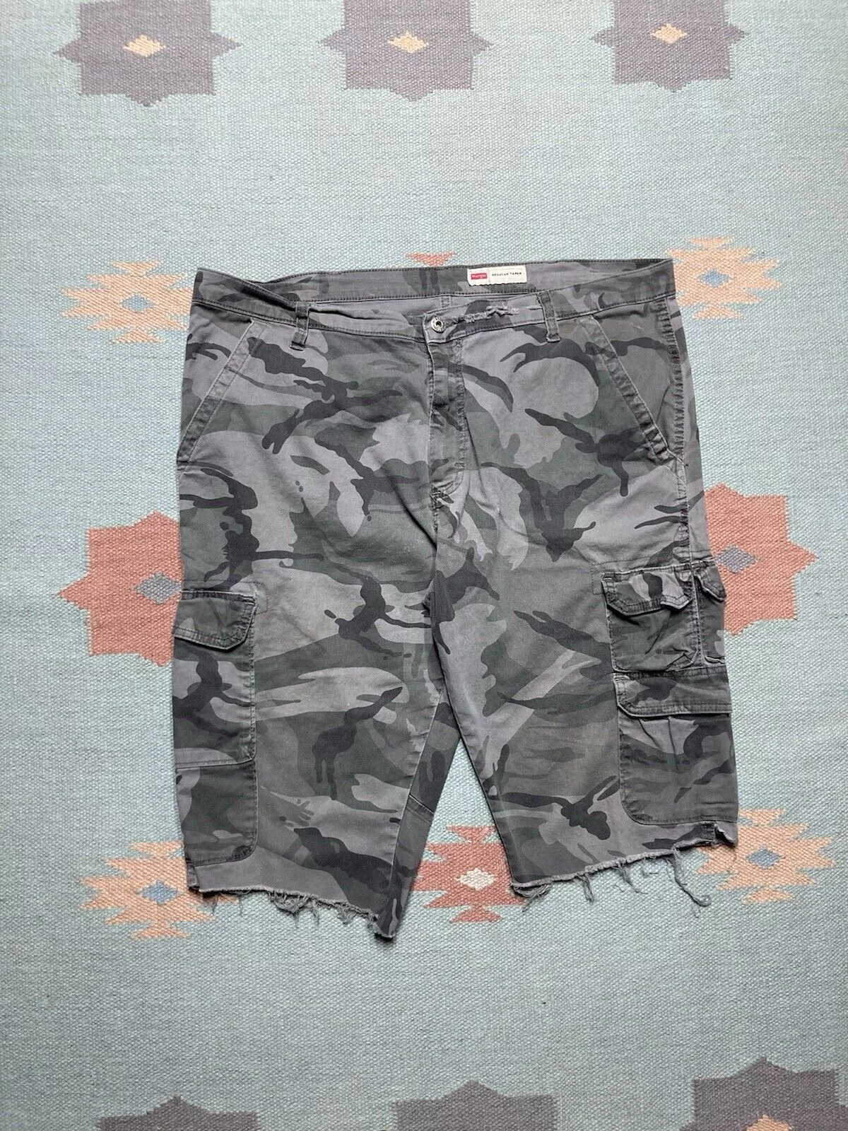 Vintage Shorts Vintage × Wrangler VTG y2k wrangler camo cargo shorts cut off baggy skater 40 Multi Streetwear