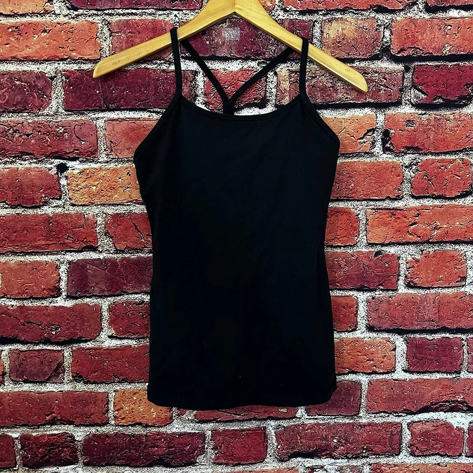 Lululemon Tank Tops Lululemon Black y Tank top