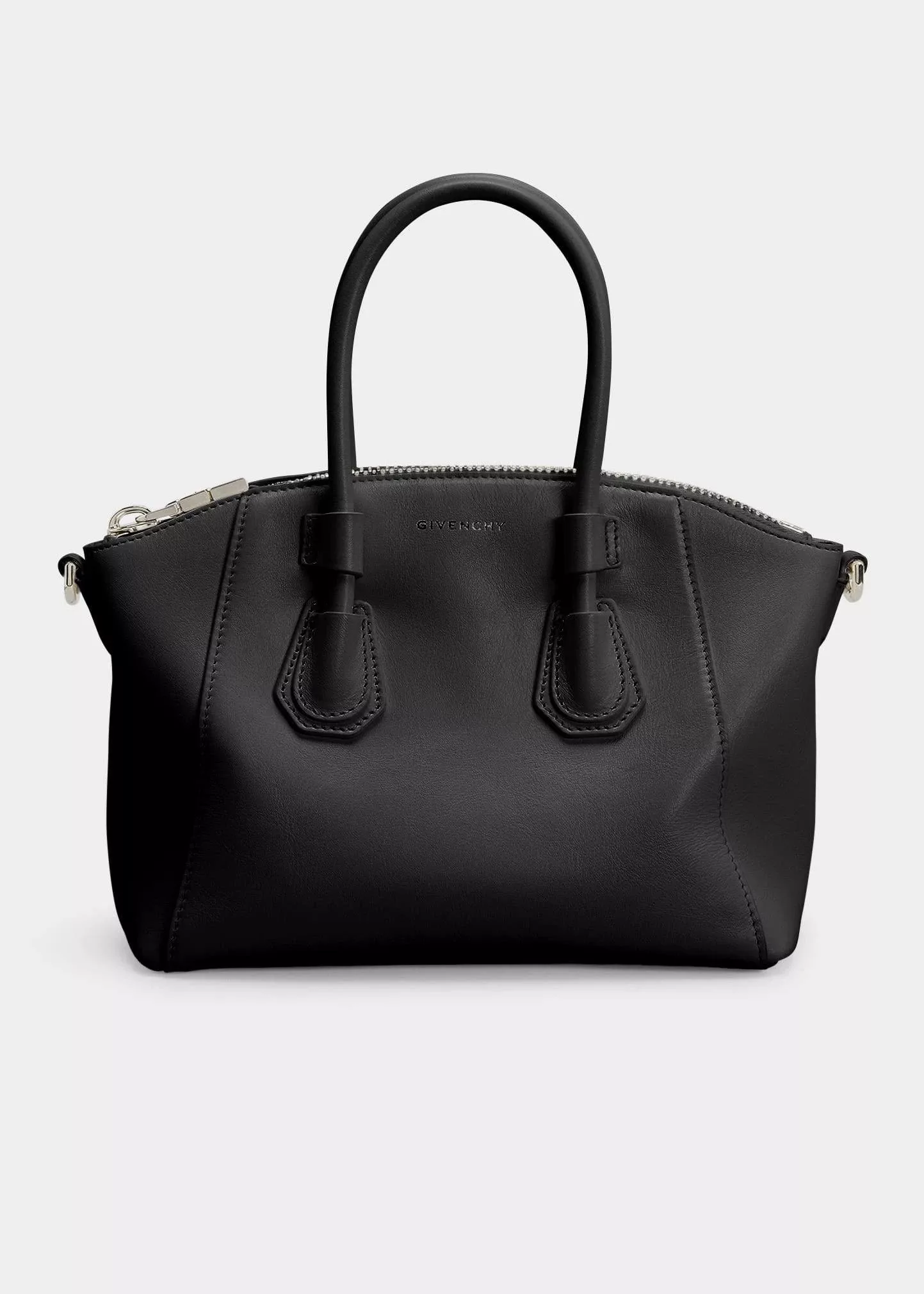 Givenchy Mini Bags Givenchy o1srvl11e0724 Size: OS / Antigona Sport Mini Bag in Black