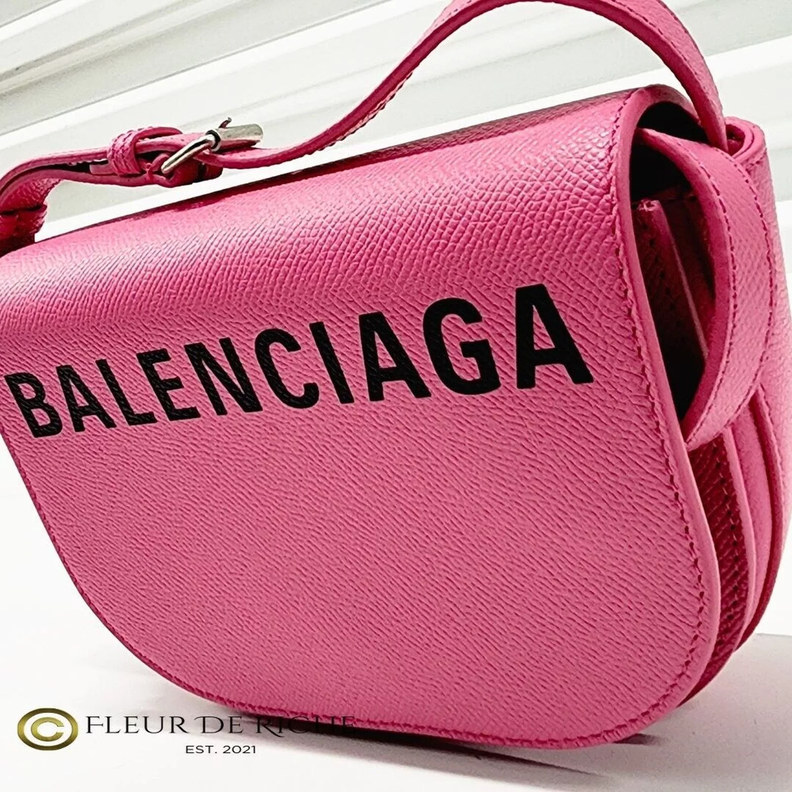 Balenciaga Crossbody Bags Balenciaga Logo Ville Day Shoulder Bag Bubblegum Pink 550639