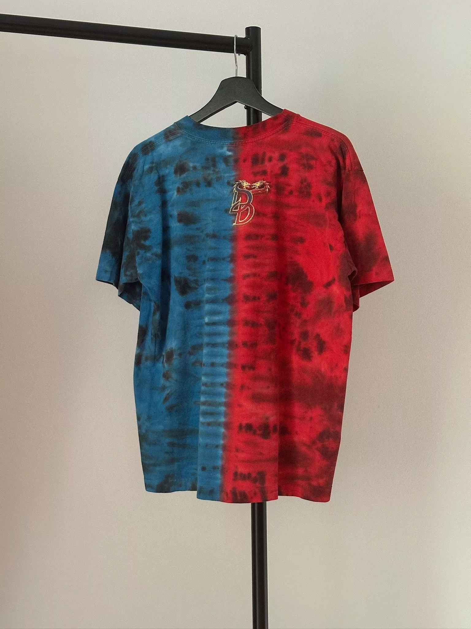 Universal Studios Short Sleeve T Shirts Universal Studios × Vintage Vintage 1999 Universal Studios 'Dueling Dragons' T-Shirt Red
