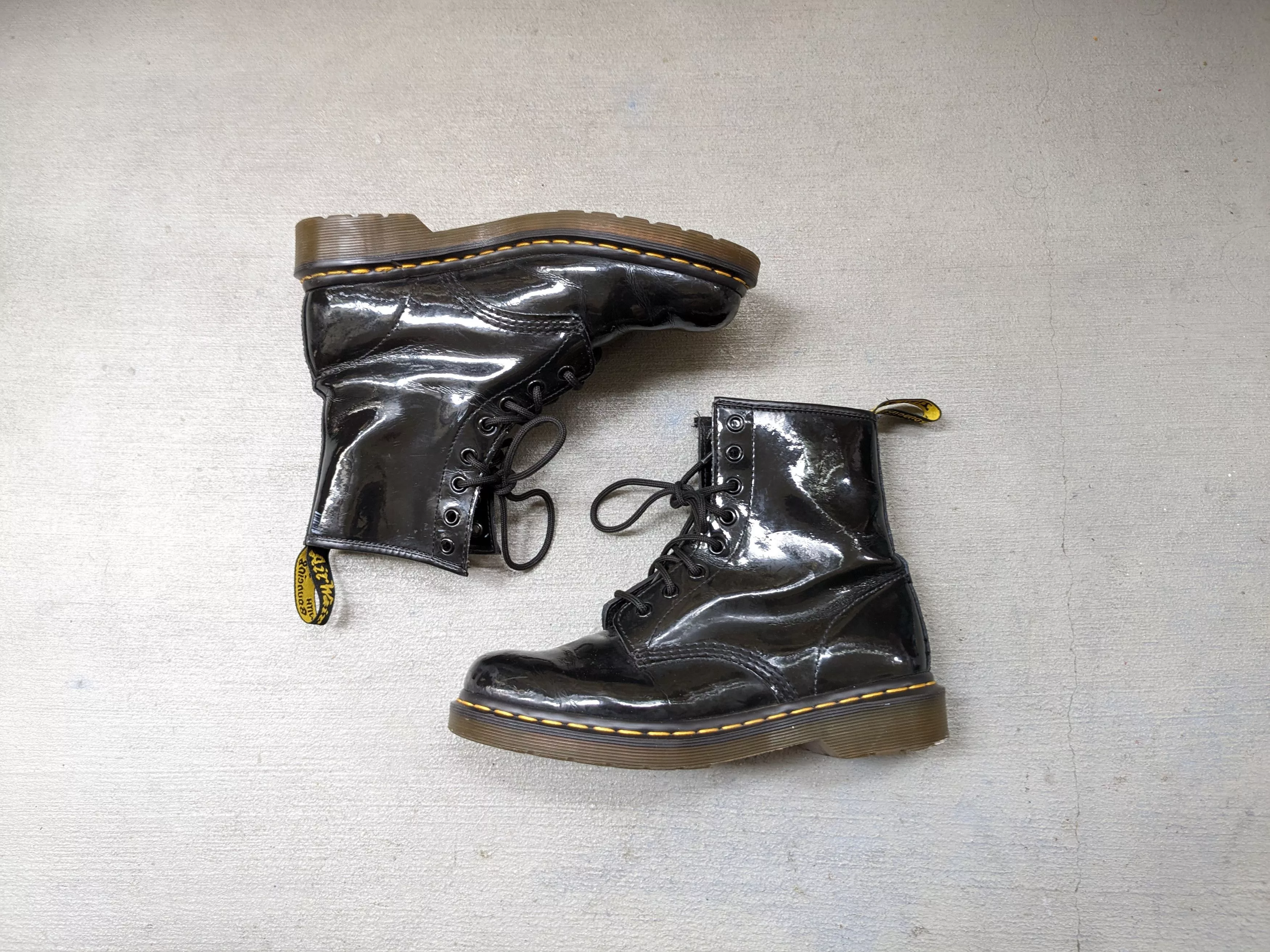 Dr. Martens Casual Leather Shoes Dr. Martens × Genuine Leather Dr. Martens Boots Black Patent Leather 7 Lace Up Combat Streetwear