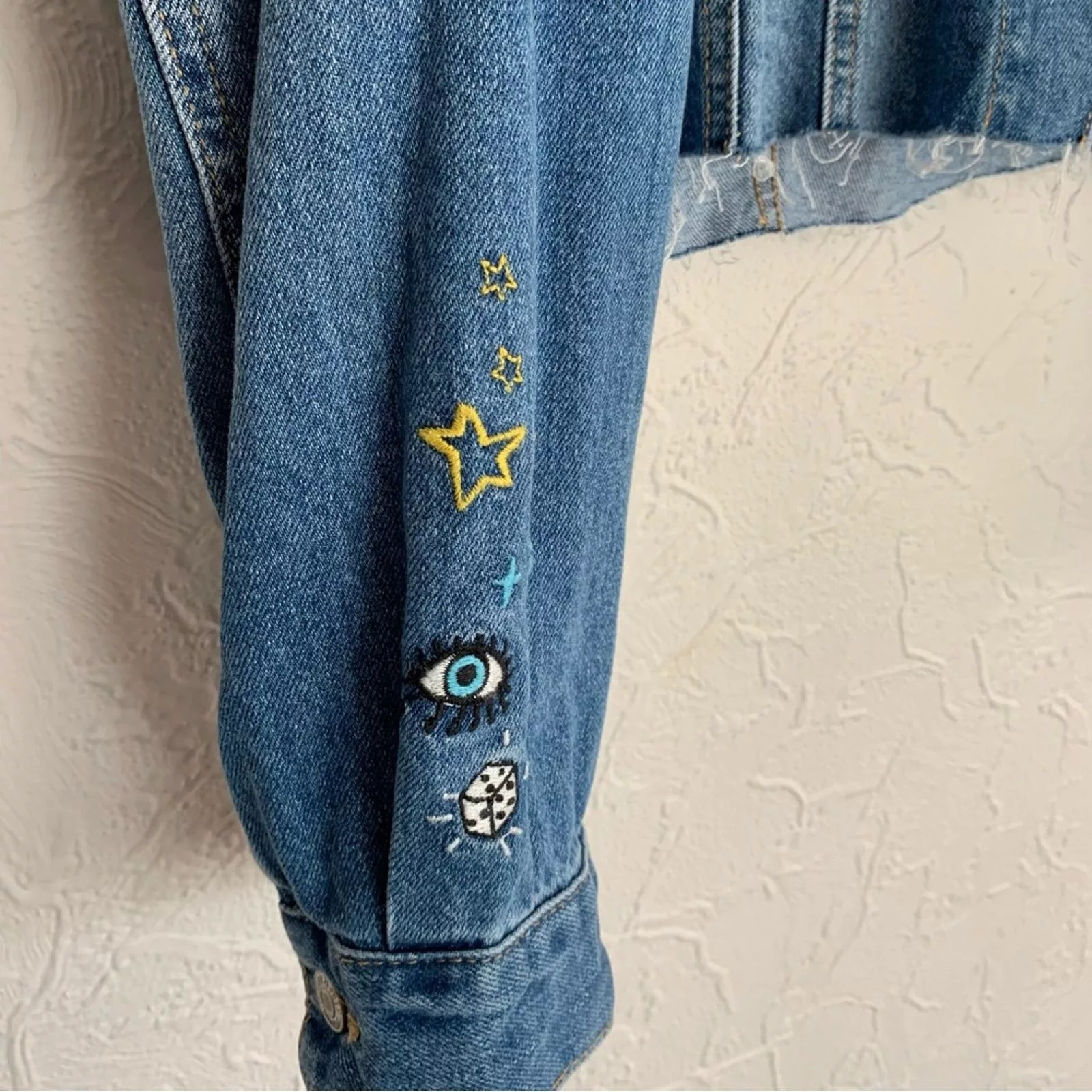 Forever 21 Jackets WOMENS JUNIORS FOREVER 21 CROP JEAN JACKET PATCHWORK NICE Blue