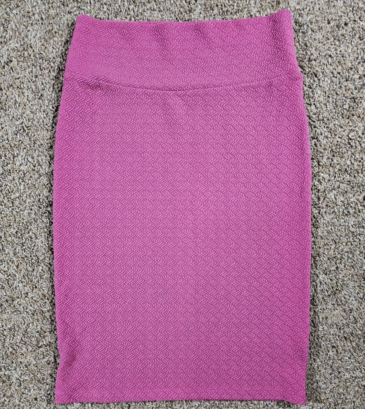 Designer Midi Skirts Designer LuLaRoe Skirt Medium Pink Knee Length Pull On Pencil Stretch