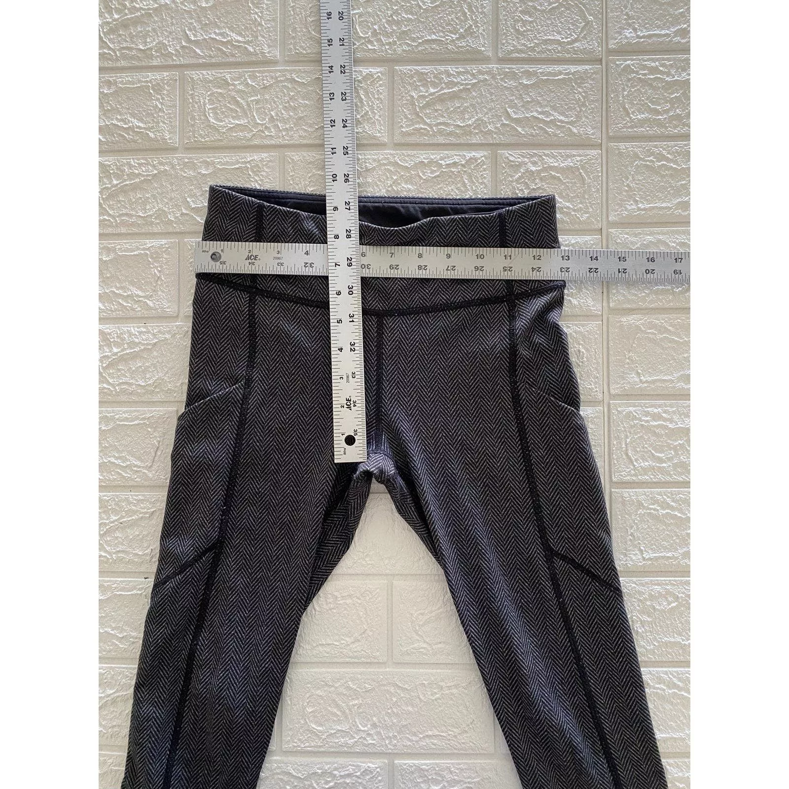lululemon leggings size 4 Black