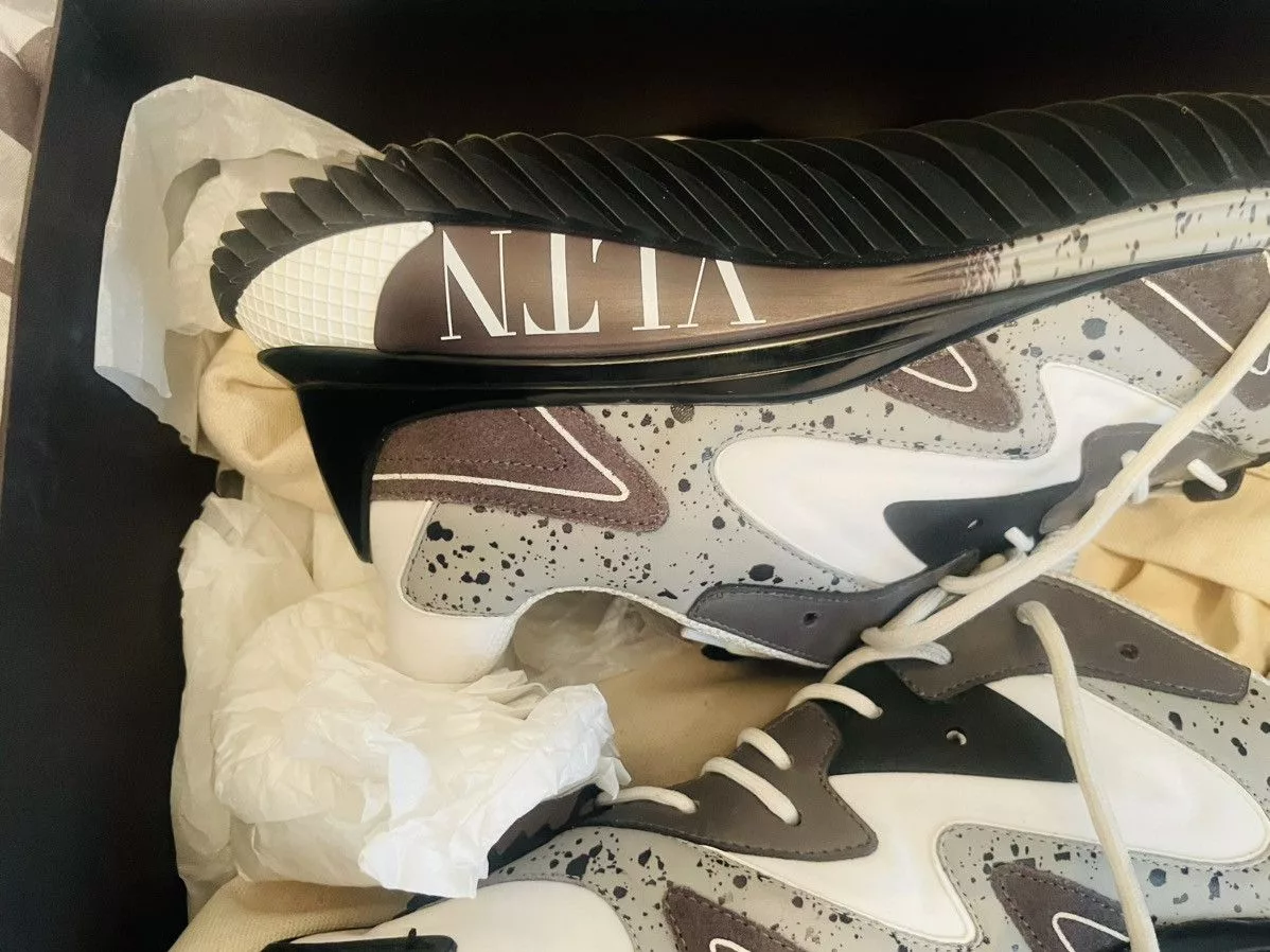 Valentino Low Top Sneakers Valentino Gray