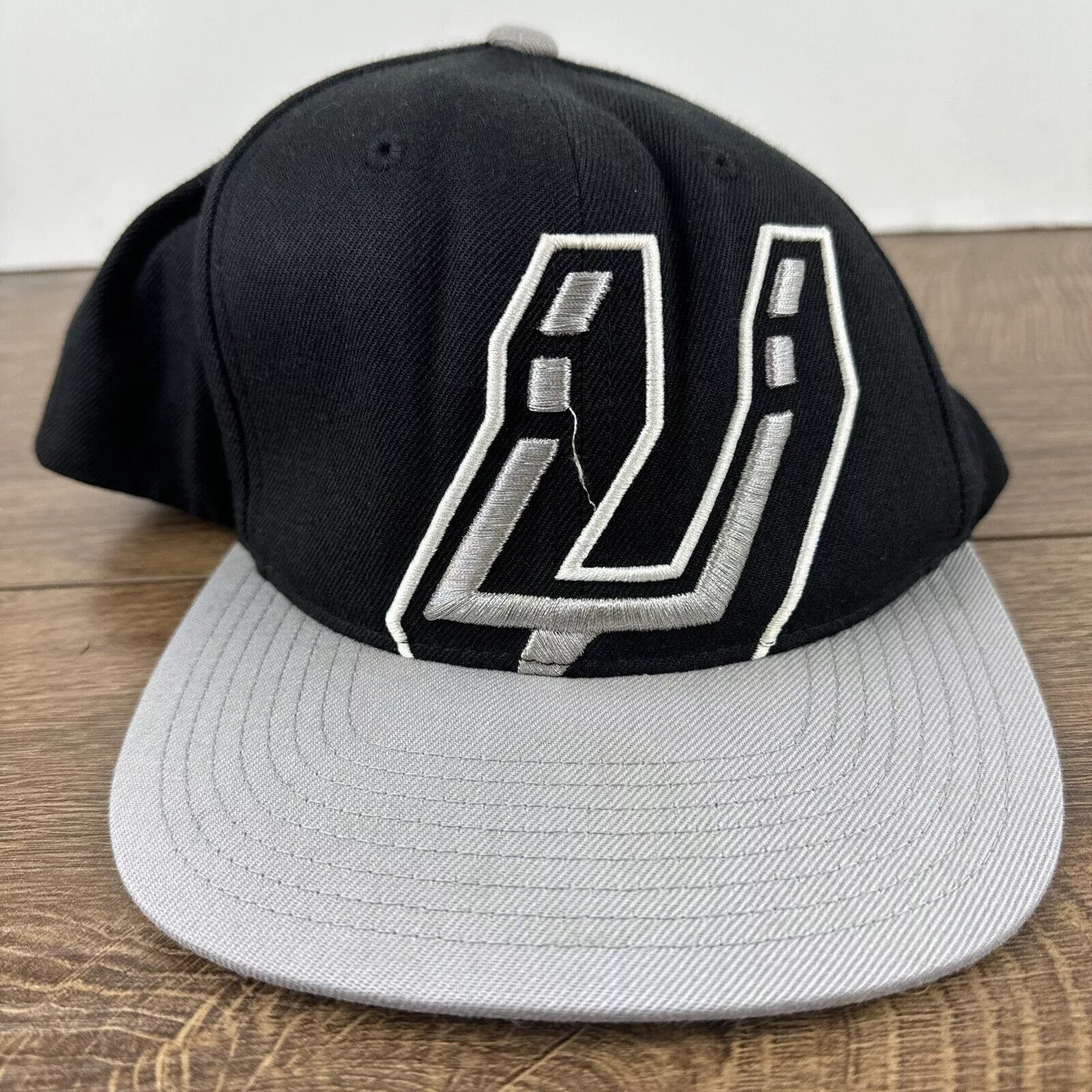 Mitchell & Ness Hats San Antonio Spurs Hat Mitchell & Ness Black Hat Adjustable S