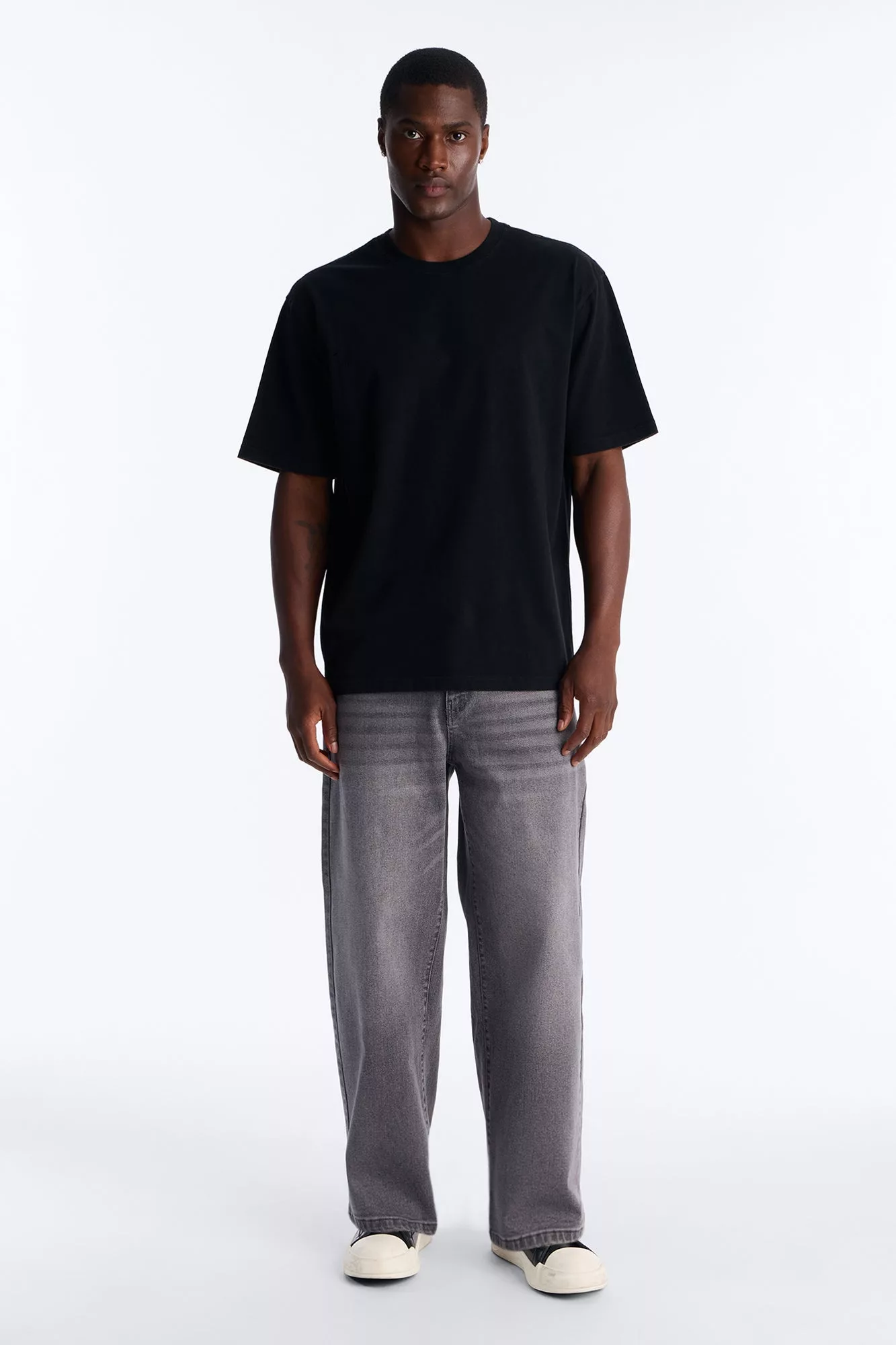 Destructed Crewneck Tee - Black