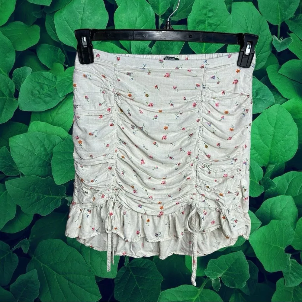 Other Mini Skirts Other Wild Fable Floral White Linen Blend Ruched Skirt Small