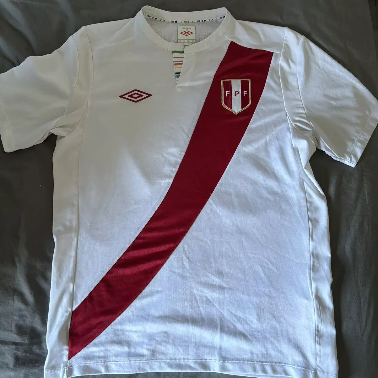 Umbro Jerseys Peru 2011-12 Umbro jersey White