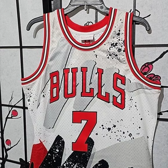 Mitchell & Ness Jerseys Mitchell & Ness Chicago Bulls Throwback Jersey Tony Kukoc Medium NWT Red