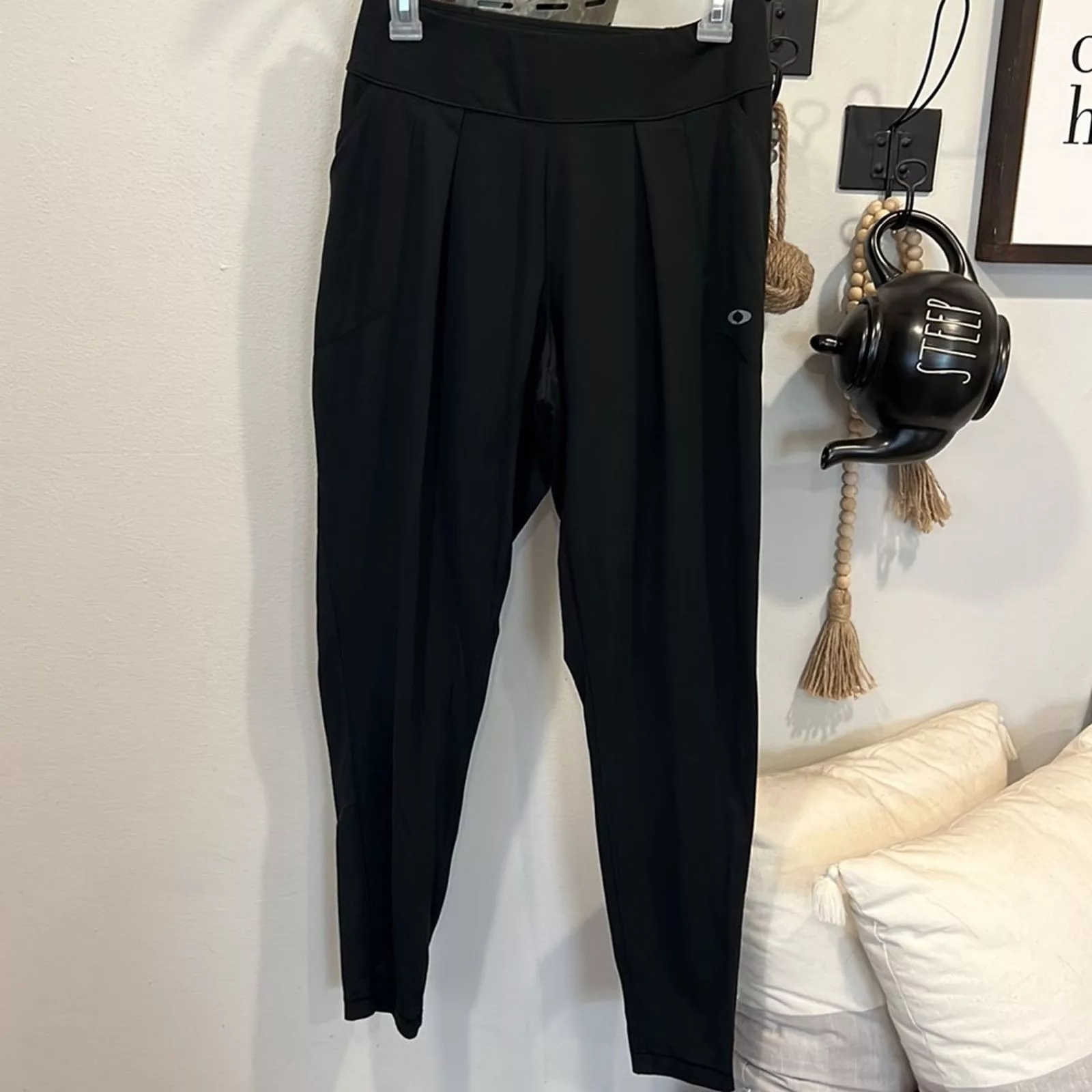Under Armour Joggers Under Armour Jogger/capri athletic bundle - Under Amour, Oakley & Kyodan Multi