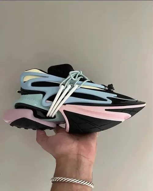 Balmain Low Top Sneakers Balmain o1w1db10624 Sneakers in Blue