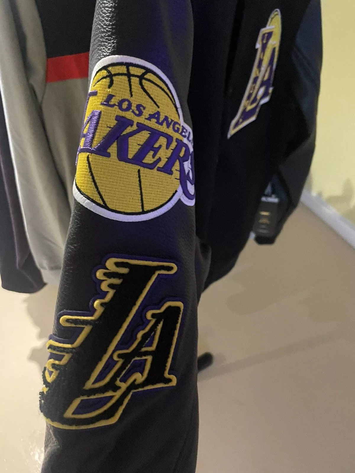 Pro Standard Heavy Coats Lakers Pro Standard varsity jacket Yellow