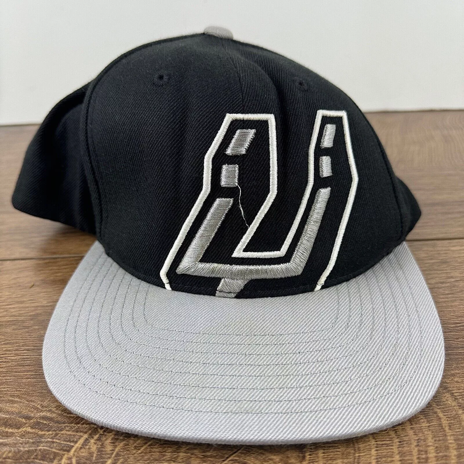 Mitchell & Ness Hats San Antonio Spurs Hat Mitchell & Ness Black Hat Adjustable S