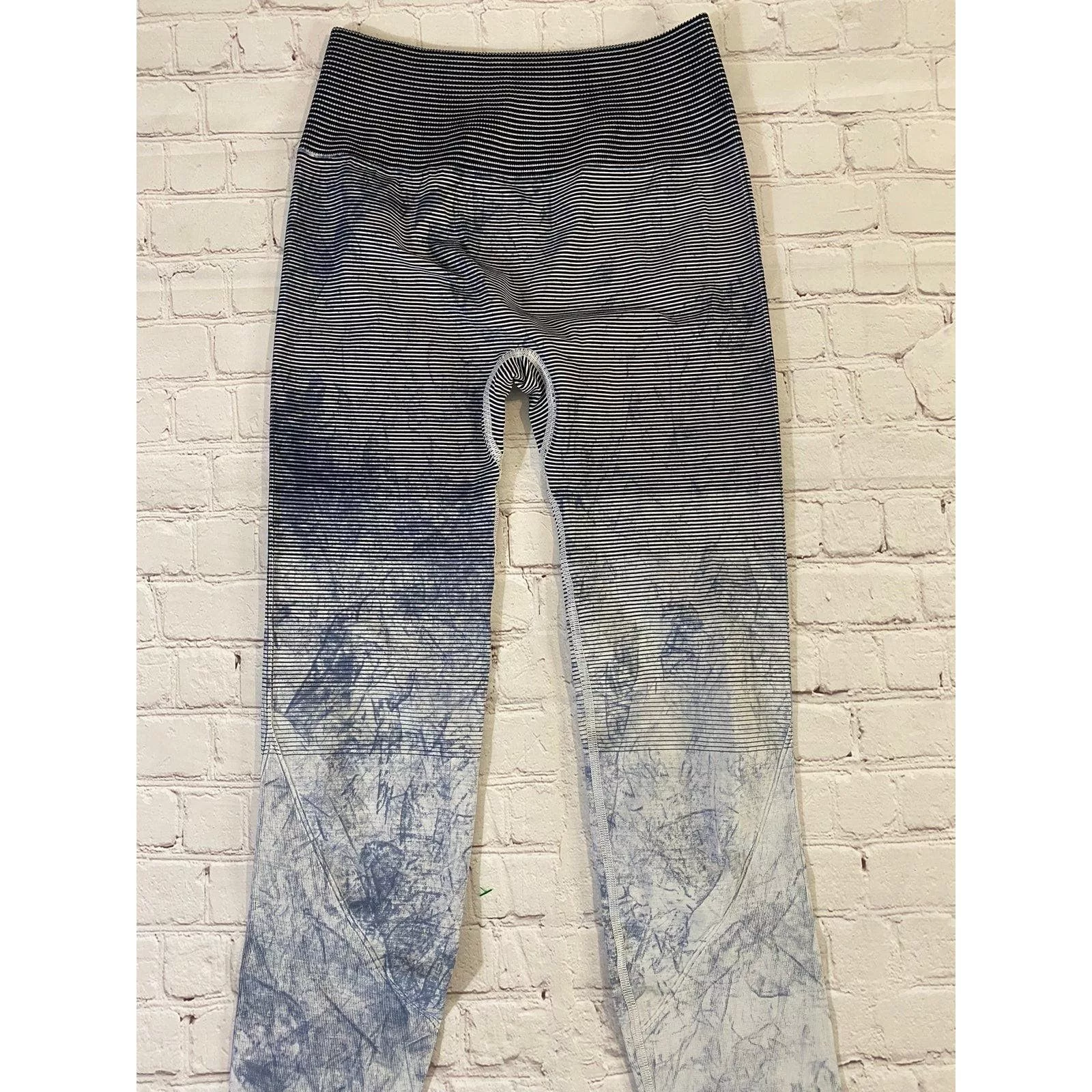 lululemon leggings size 4 Gray
