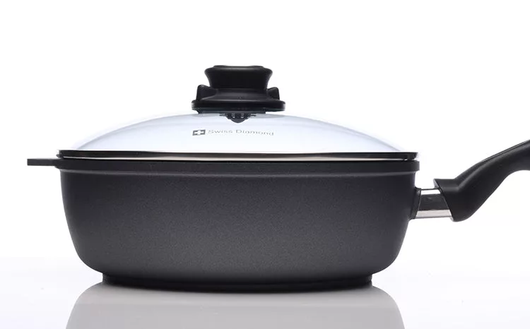 --3.2 qt Saute Pan with Lid Non Stick