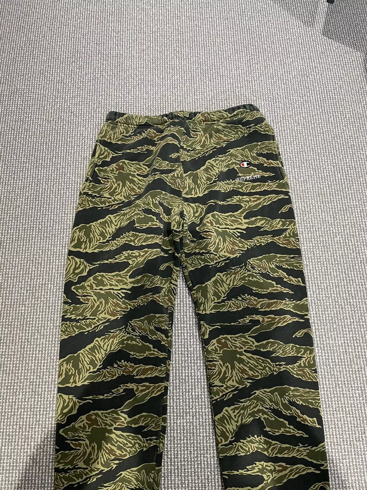 Champion Sweatpants Joggers Champion × Supreme Supreme Champion Tiger Camo Trackpants Green