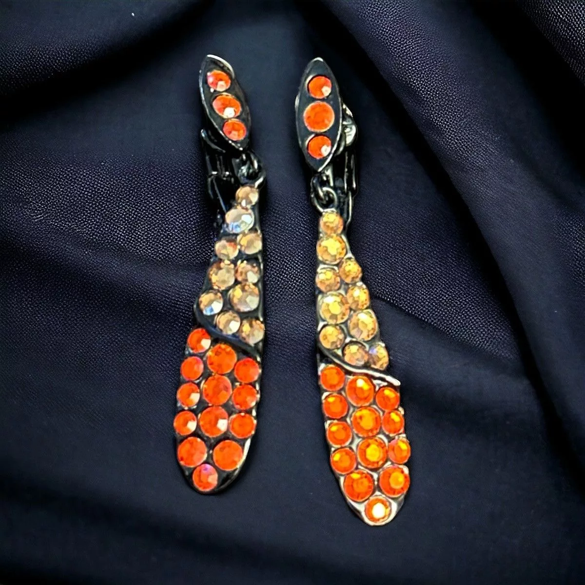 Vintage Earrings Vintage Kramer rhinestone clip on dangle earrings Black
