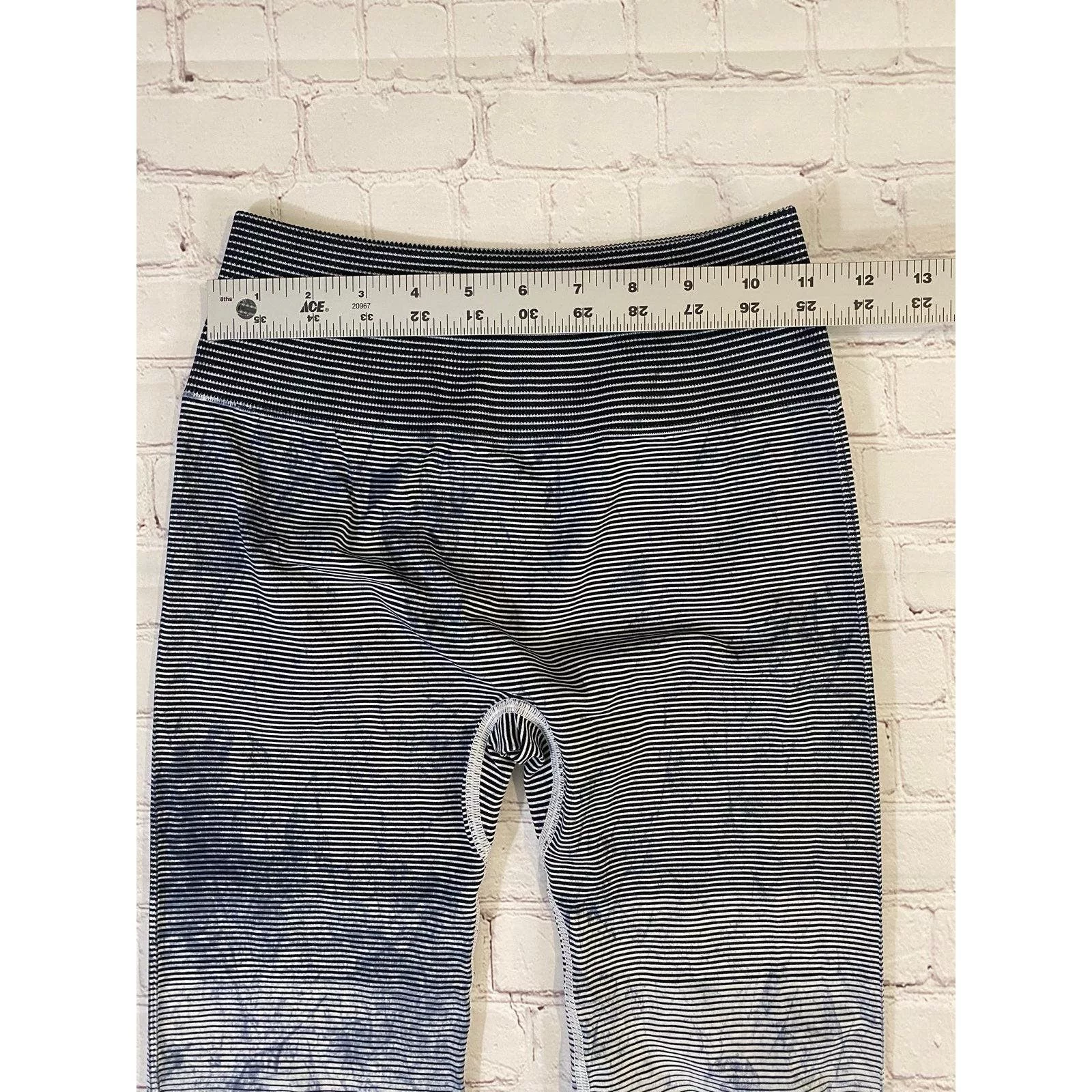 lululemon leggings size 4 Gray