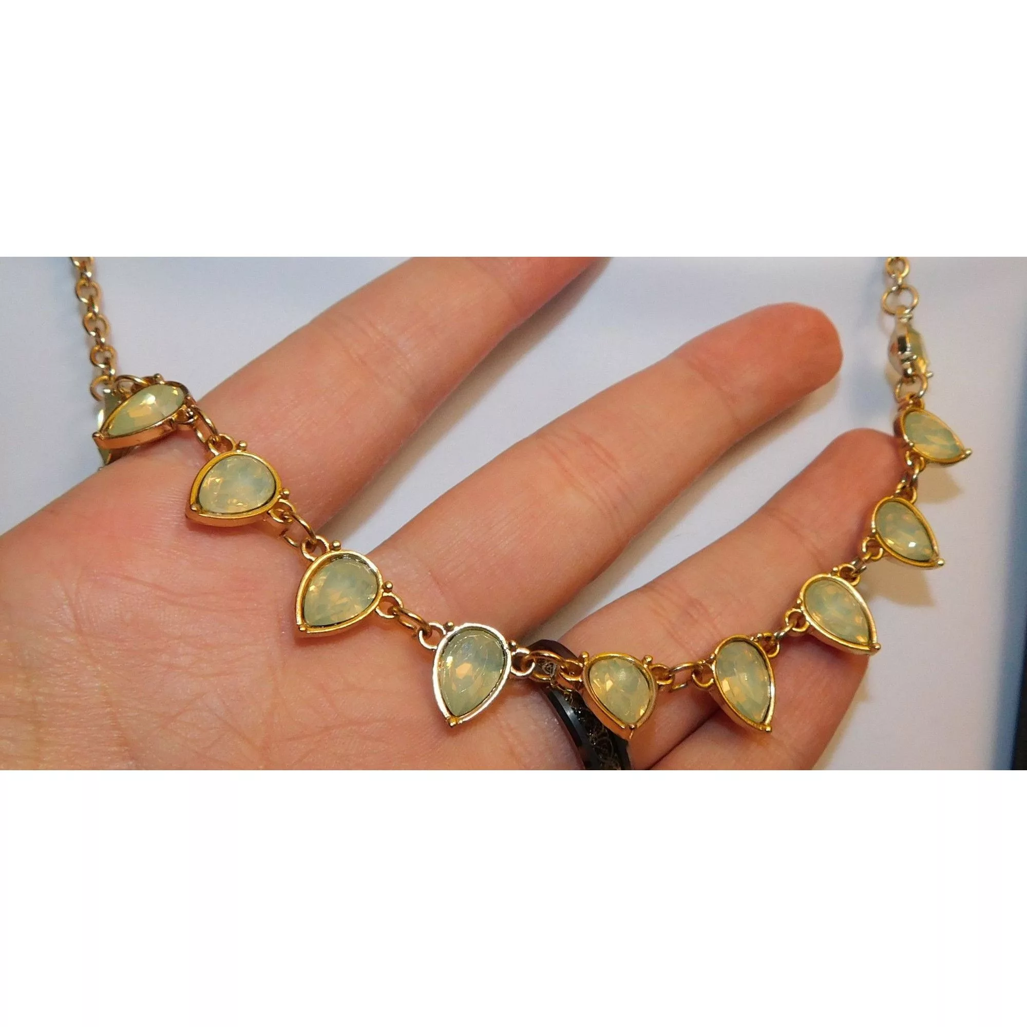Other Necklaces Other Green And Gold Teardrop Necklace Multi
