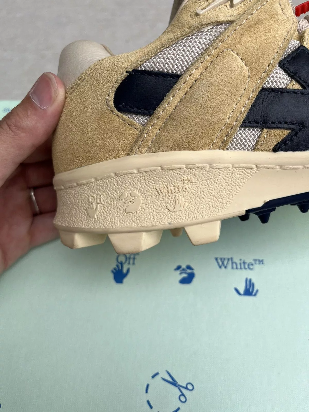 Off-White Low Top Sneakers Off-White Mountain Cleat ‘Beige’