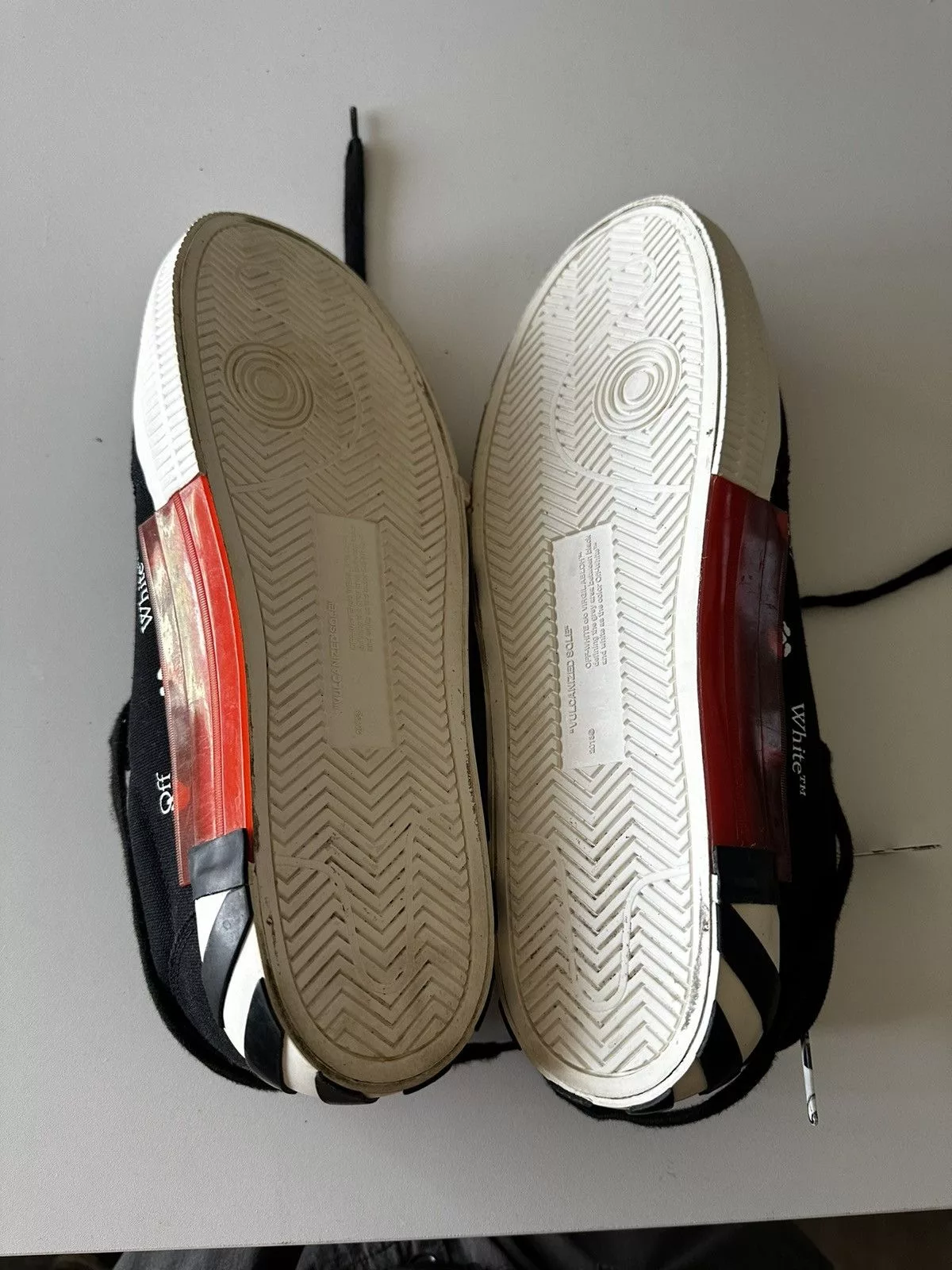 Off-White Low Top Sneakers OFF-WHITE Black Vulcanized Low Top Sneakers