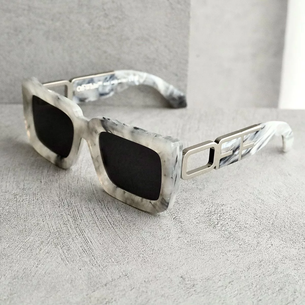 Off-White Sunglasses Off-White OFF WHITE BOSTON SUNGLASSES Black